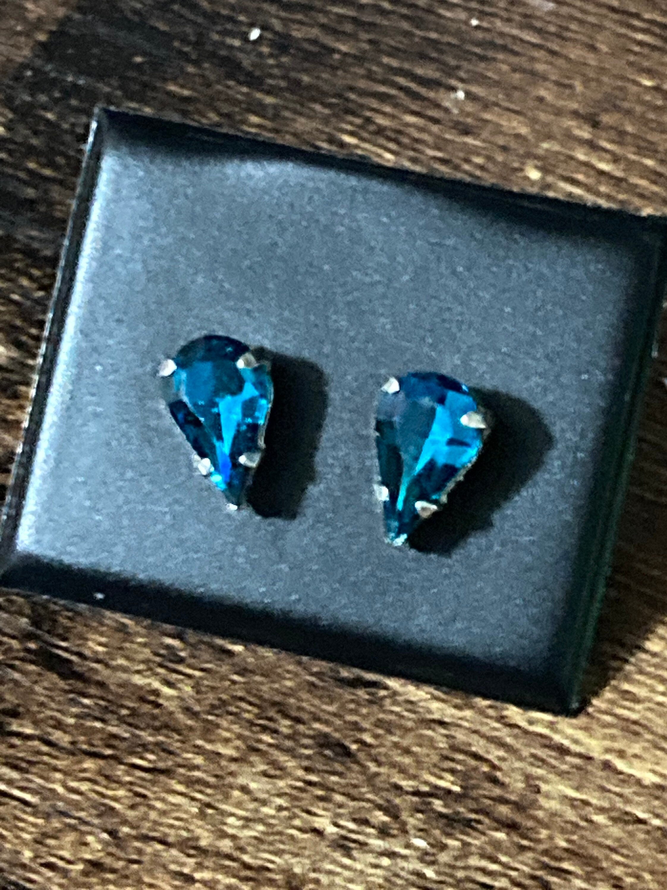 DARK TURQUOISE silver plated teardrop crystal earrings pierced 15mm
