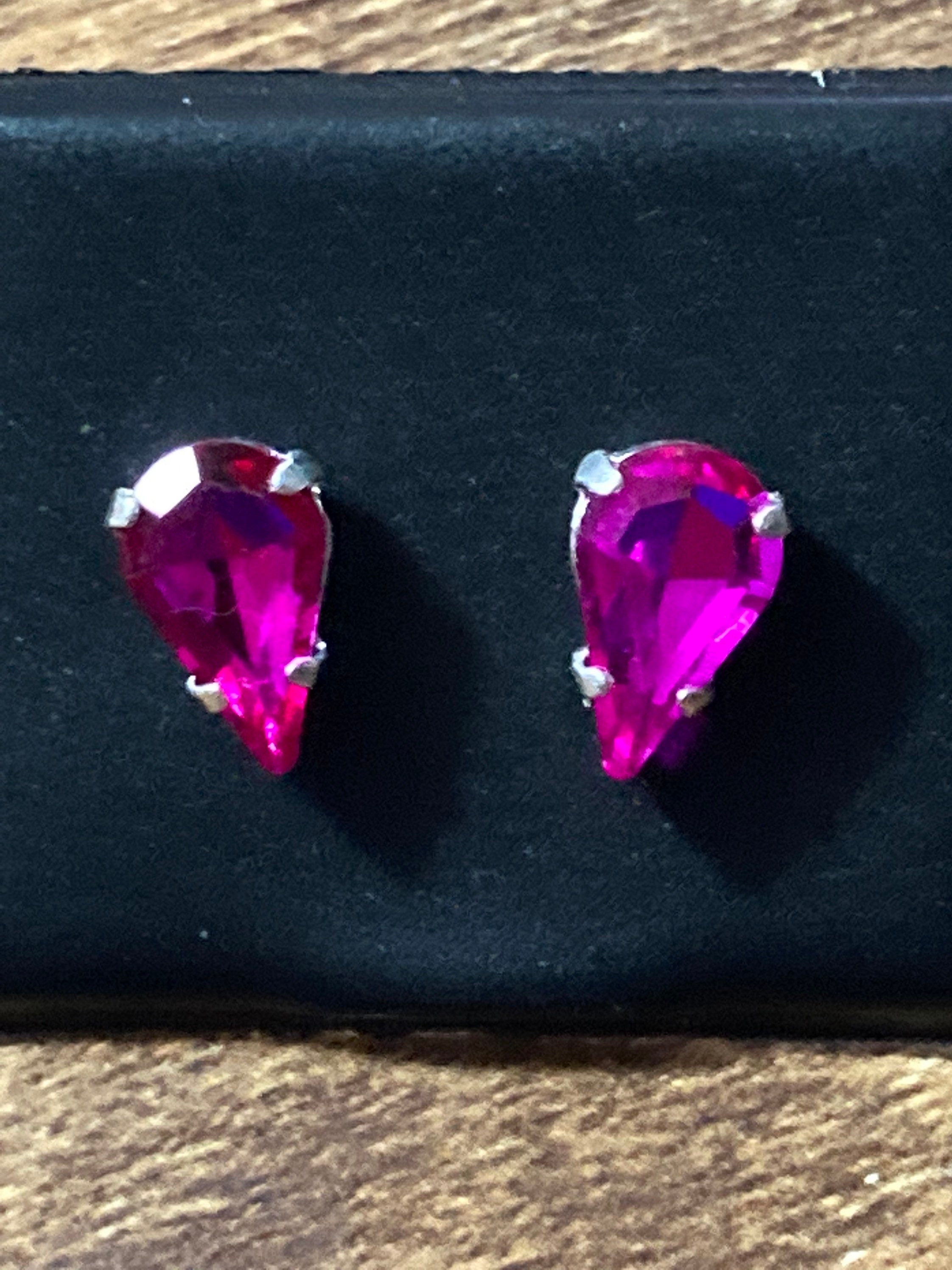 Bright pink glass rhinestone teardrop crystal earrings pierced 15mm