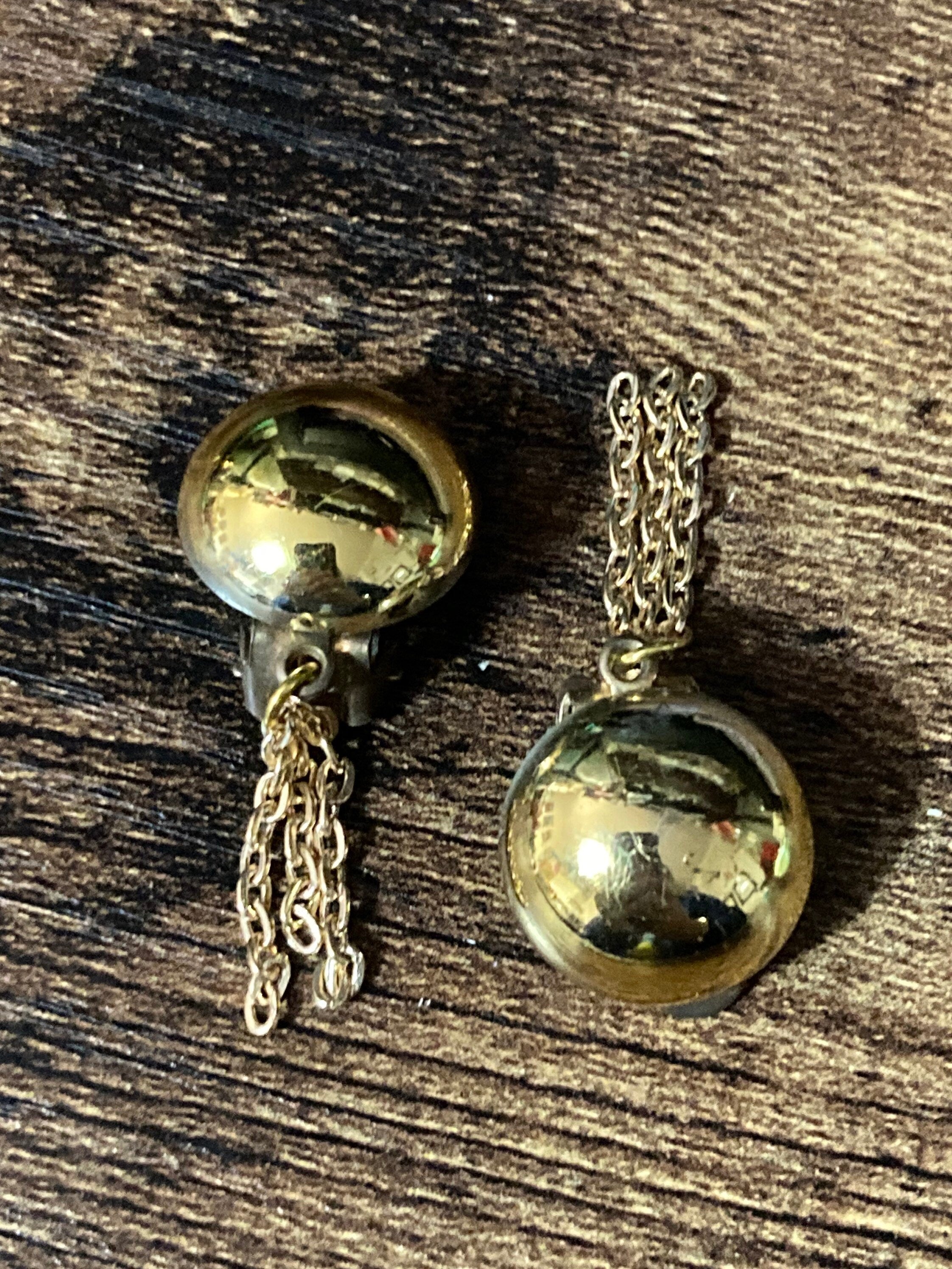 Vintage button chain link drop earrings 1970s clip on