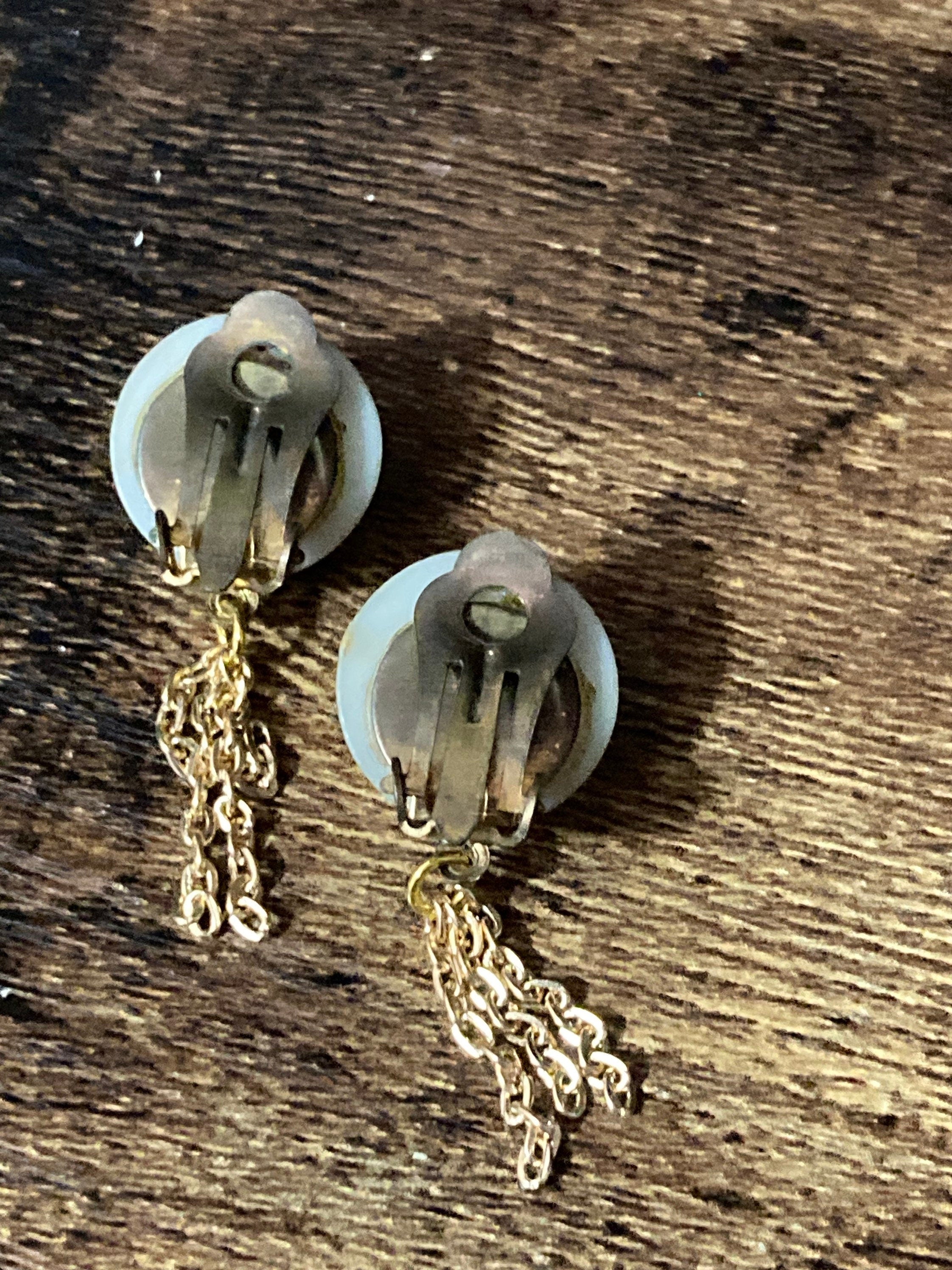 Vintage button chain link drop earrings 1970s clip on