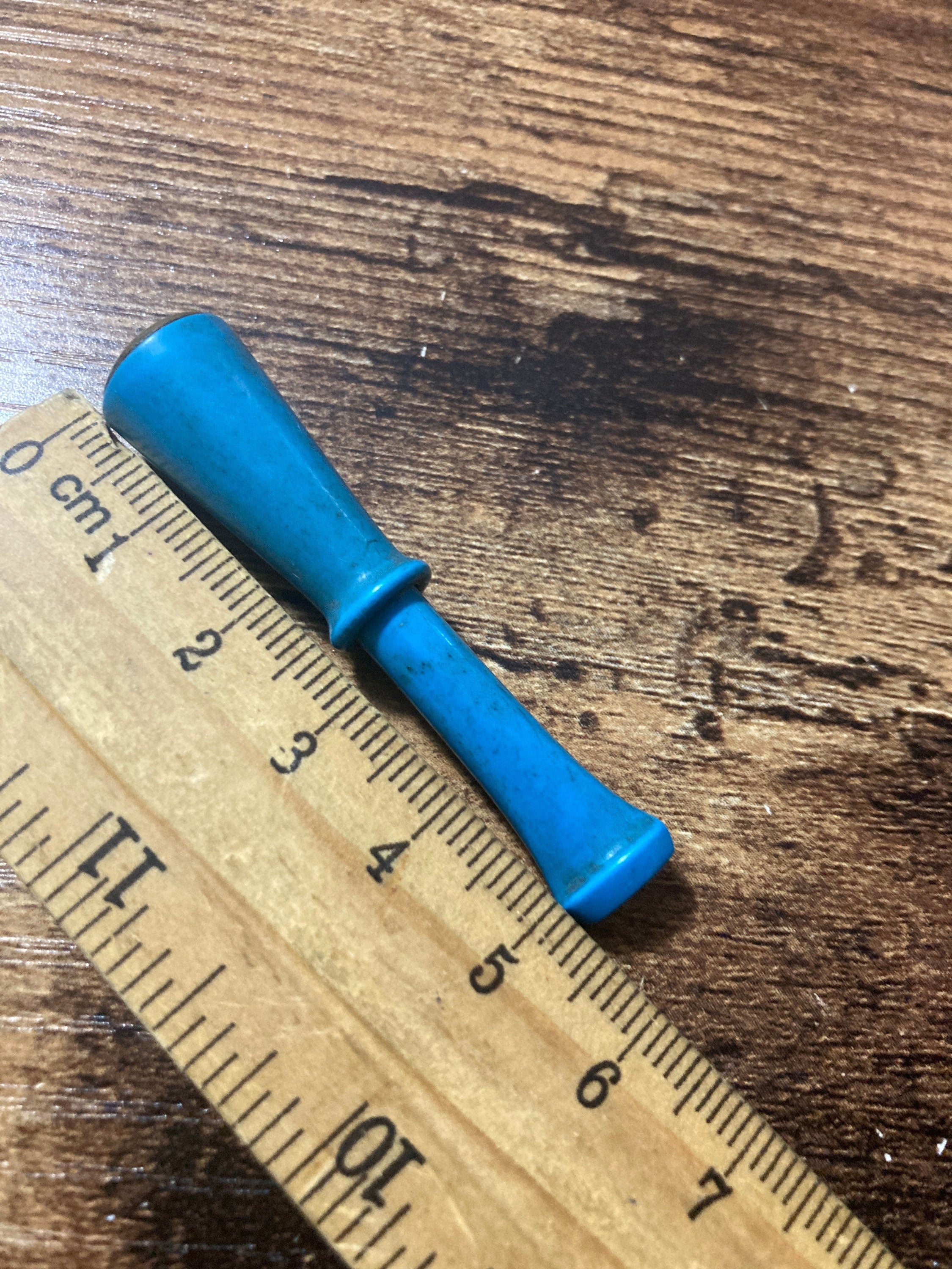 Vintage plastic BLUE Cigarette Holder retractable
