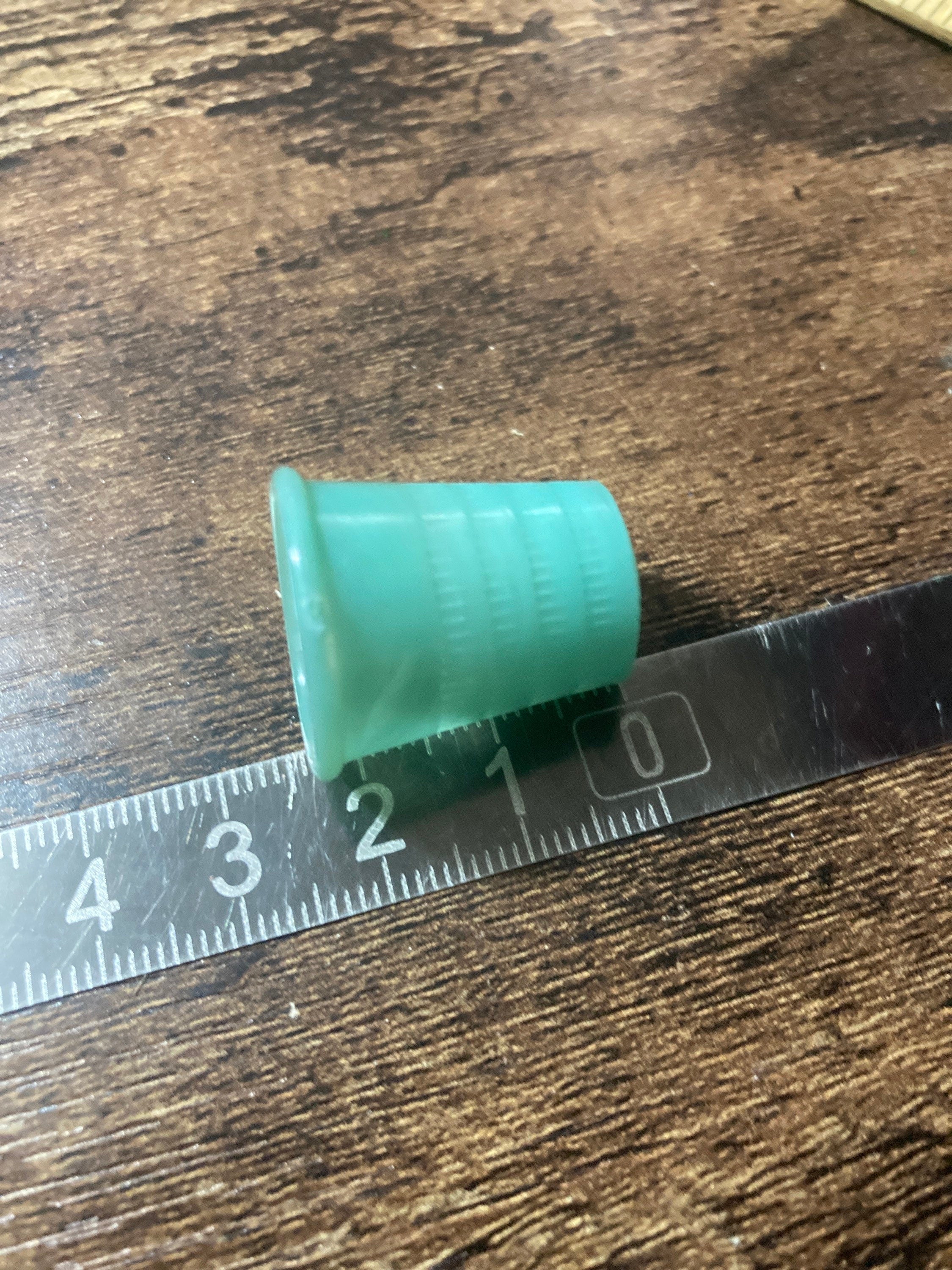 set of 4 Art Deco galalith early plastic coloured sewing thimbles Size M Medium