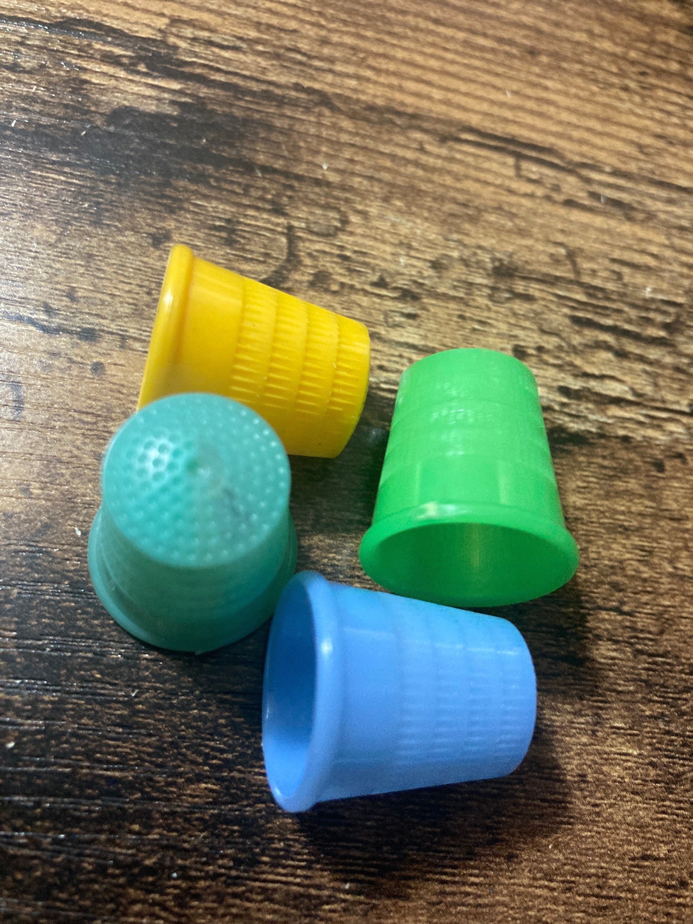 set of 4 Art Deco galalith early plastic coloured sewing thimbles Size M Medium