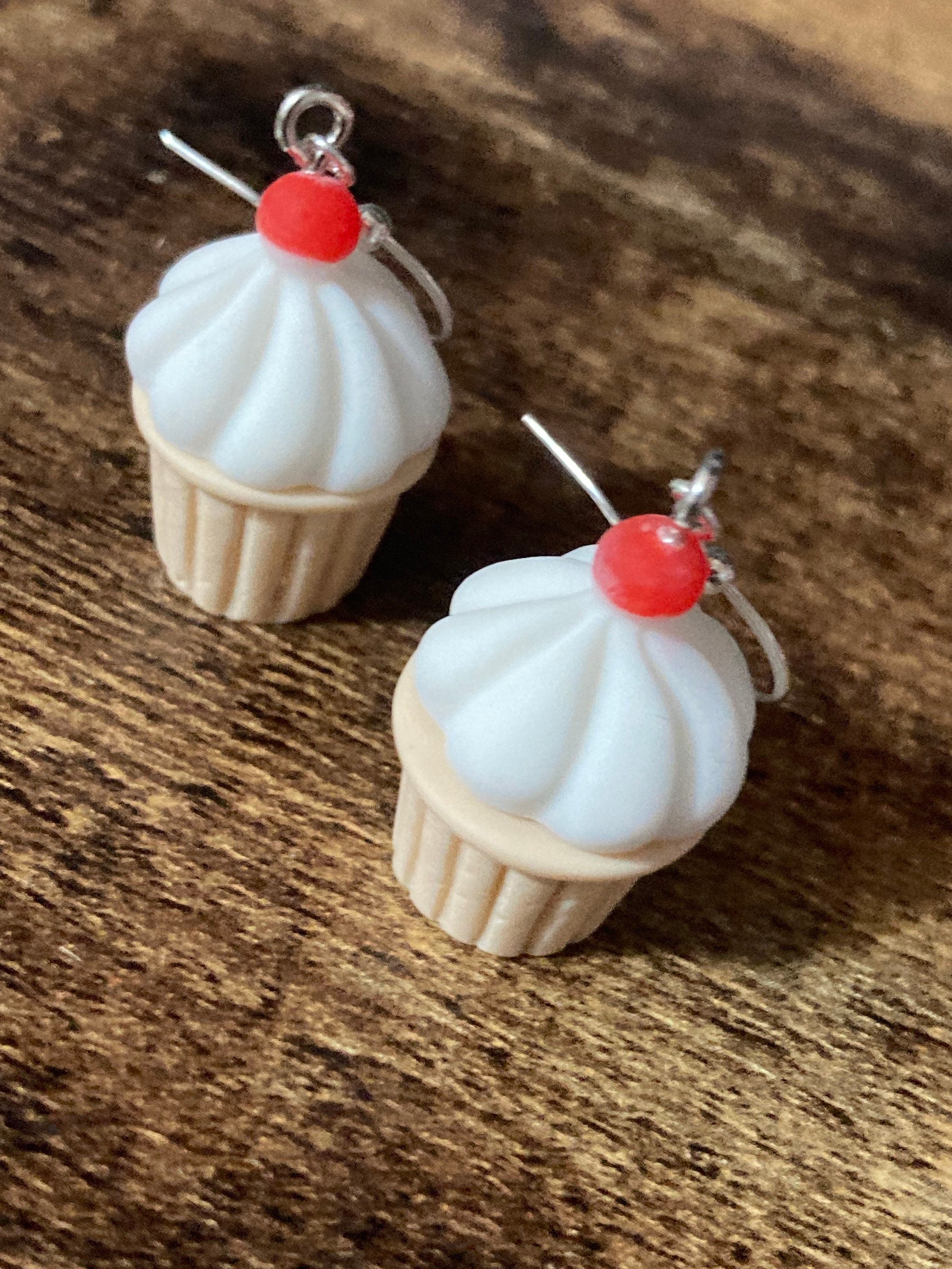 Novelty cupcake drop earrings pierced
