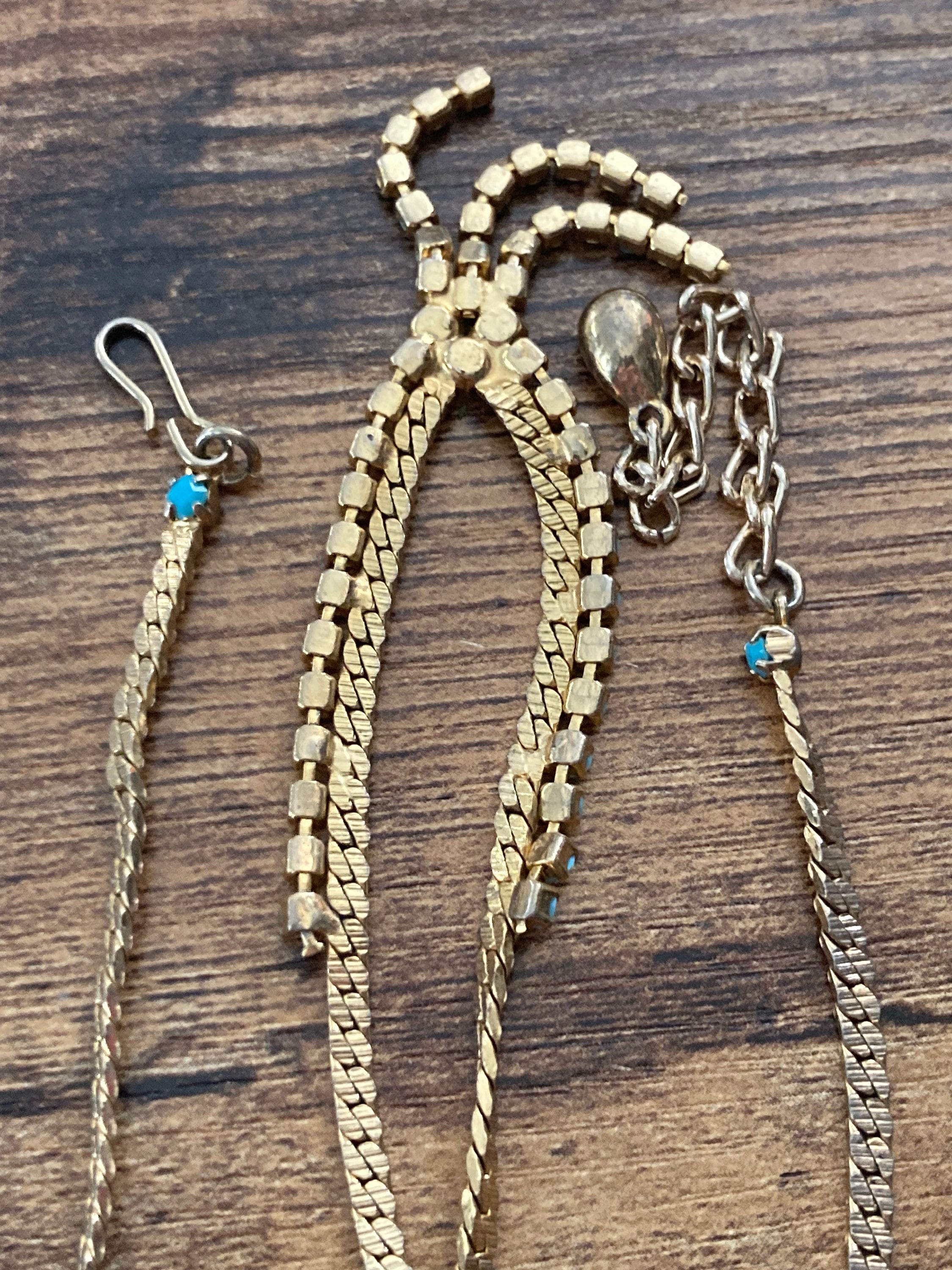 1970s gold tone mesh lariat drop necklace with turquoise glass paste