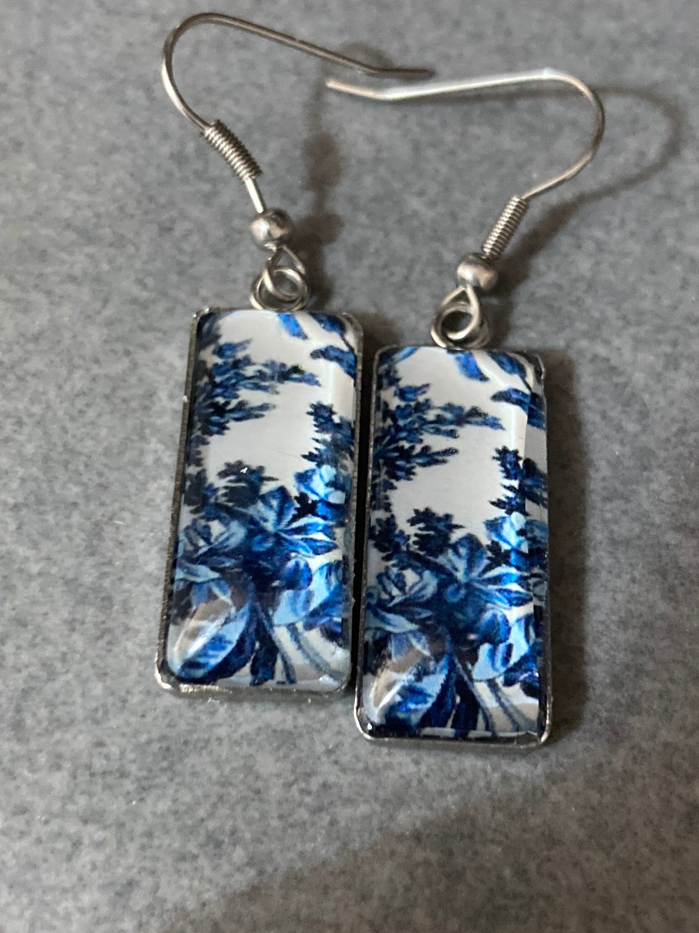 rectangular blue white floral glass cabochon dangly drop earrings