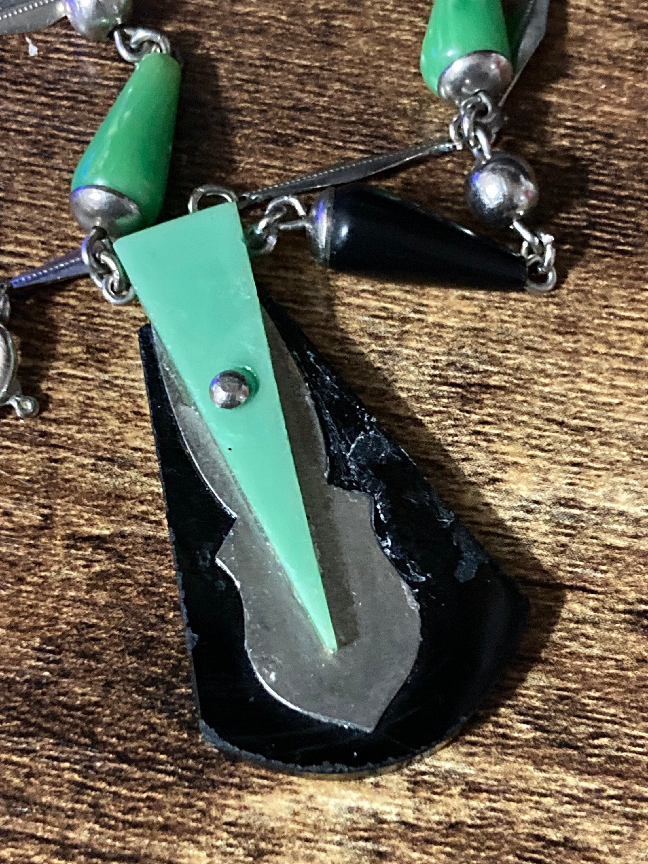 Damaged Art Deco green black Galalith necklace 1920s