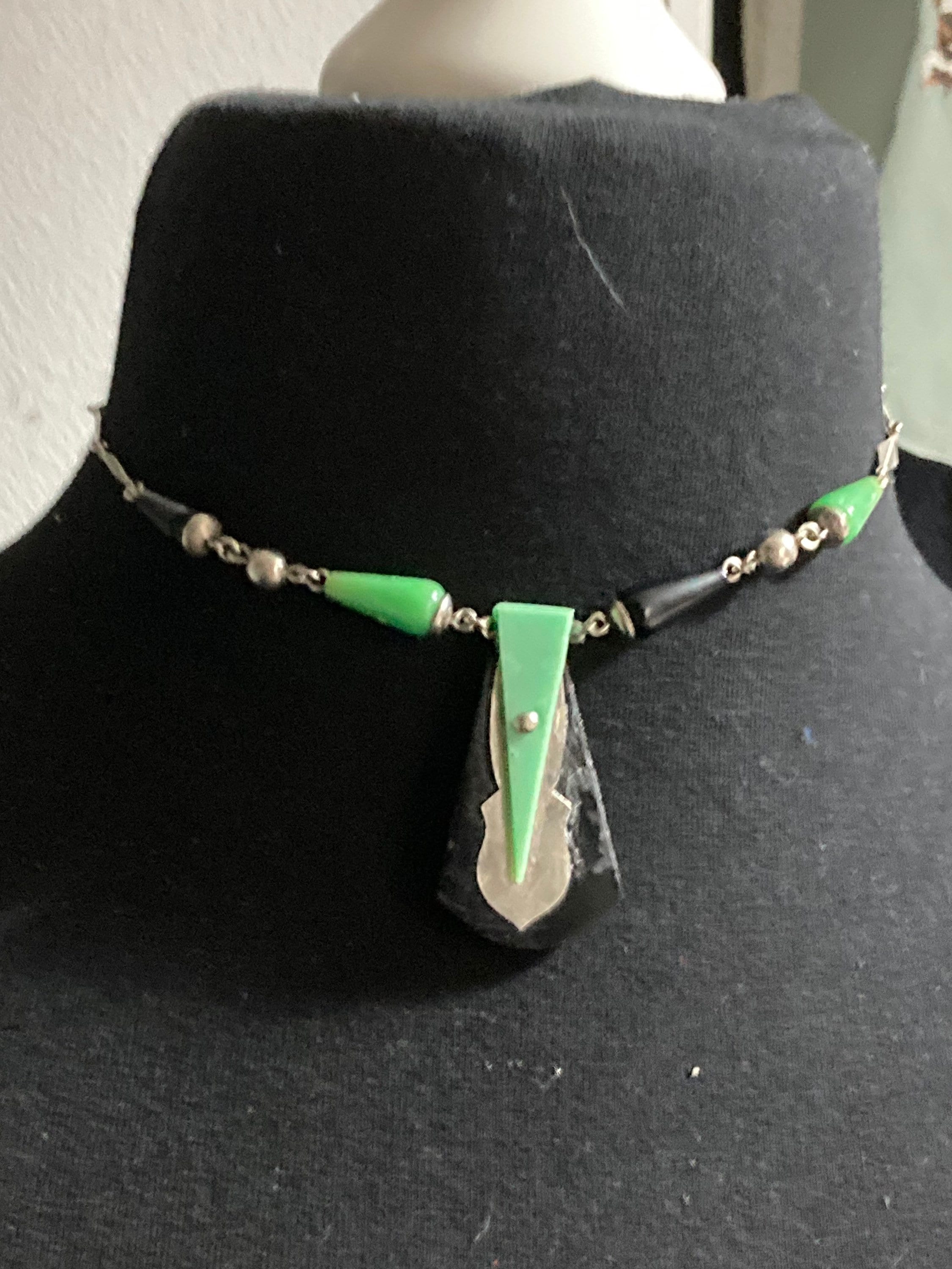 Damaged Art Deco green black Galalith necklace 1920s