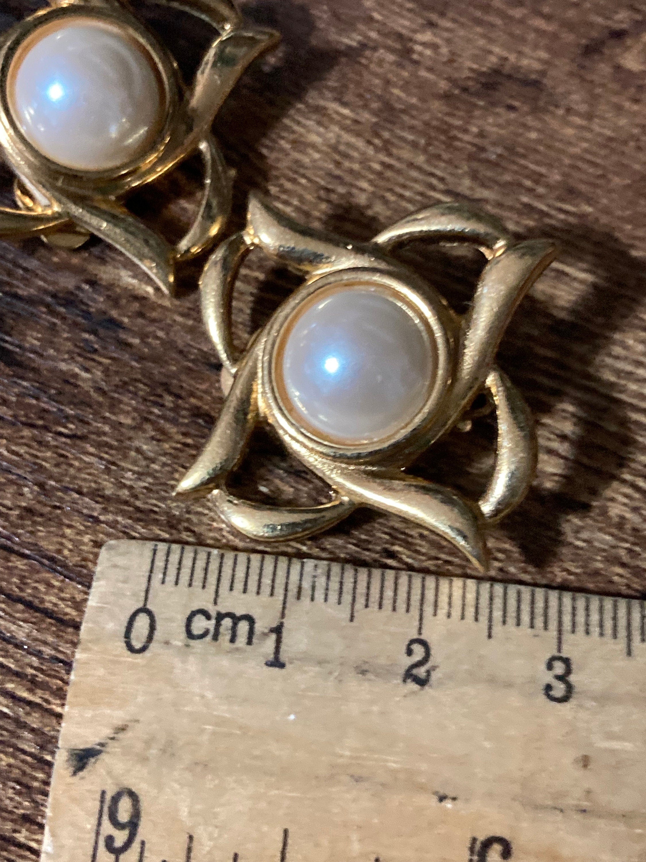 oversized Vintage gold tone clip on faux pearl earrings