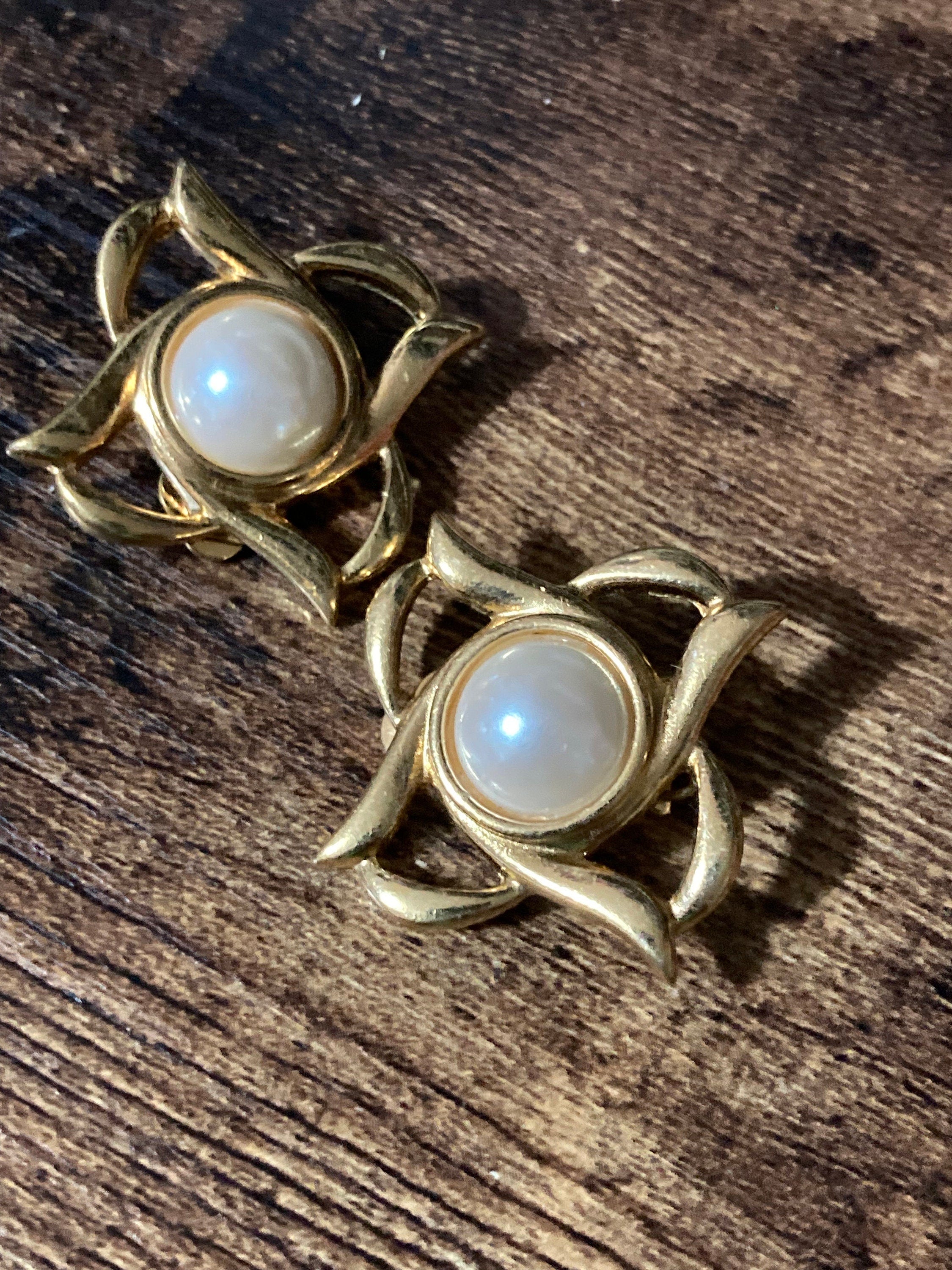 oversized Vintage gold tone clip on faux pearl earrings