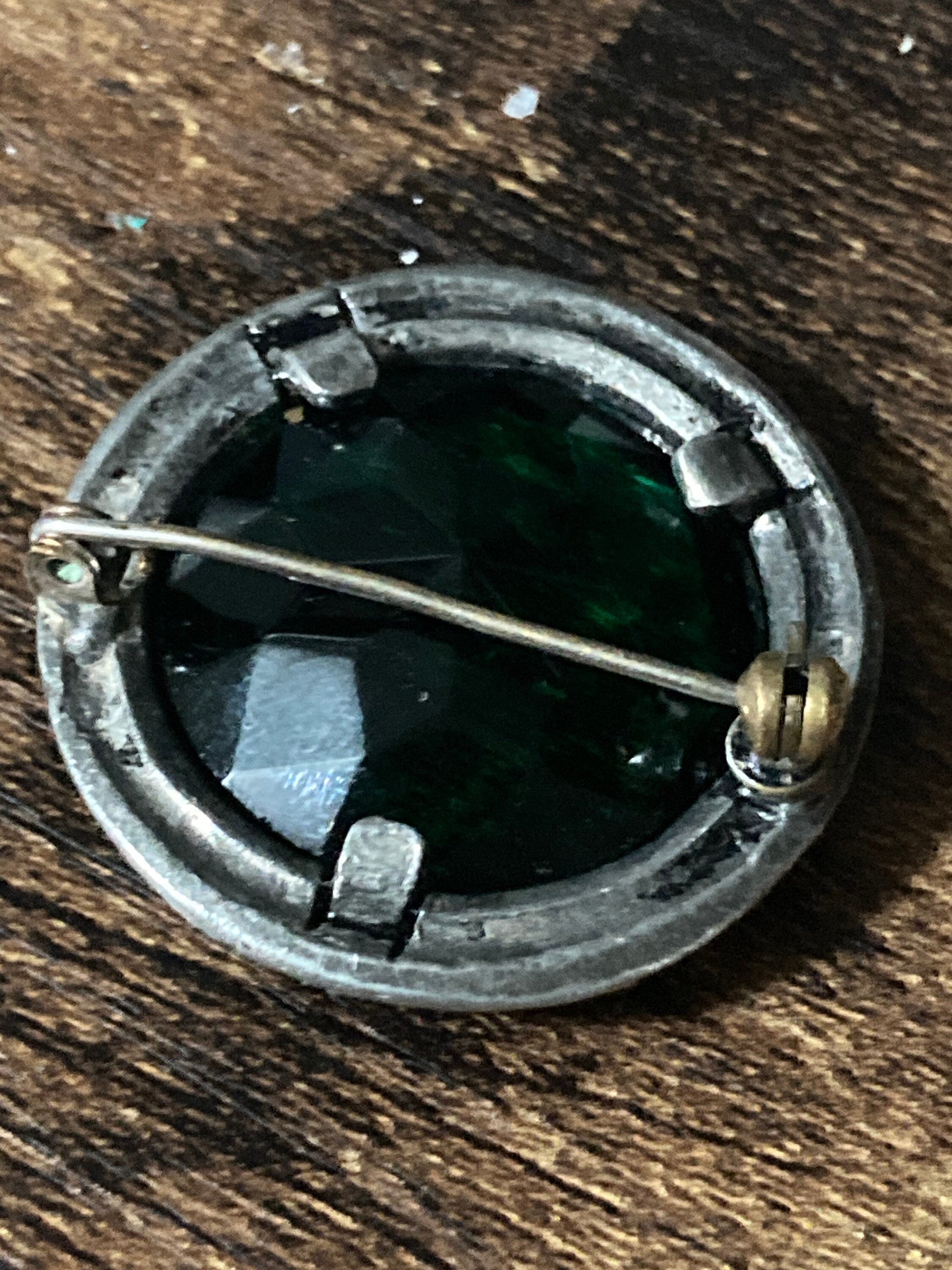 Vintage silver tone Celtic chunky emerald glass brooch