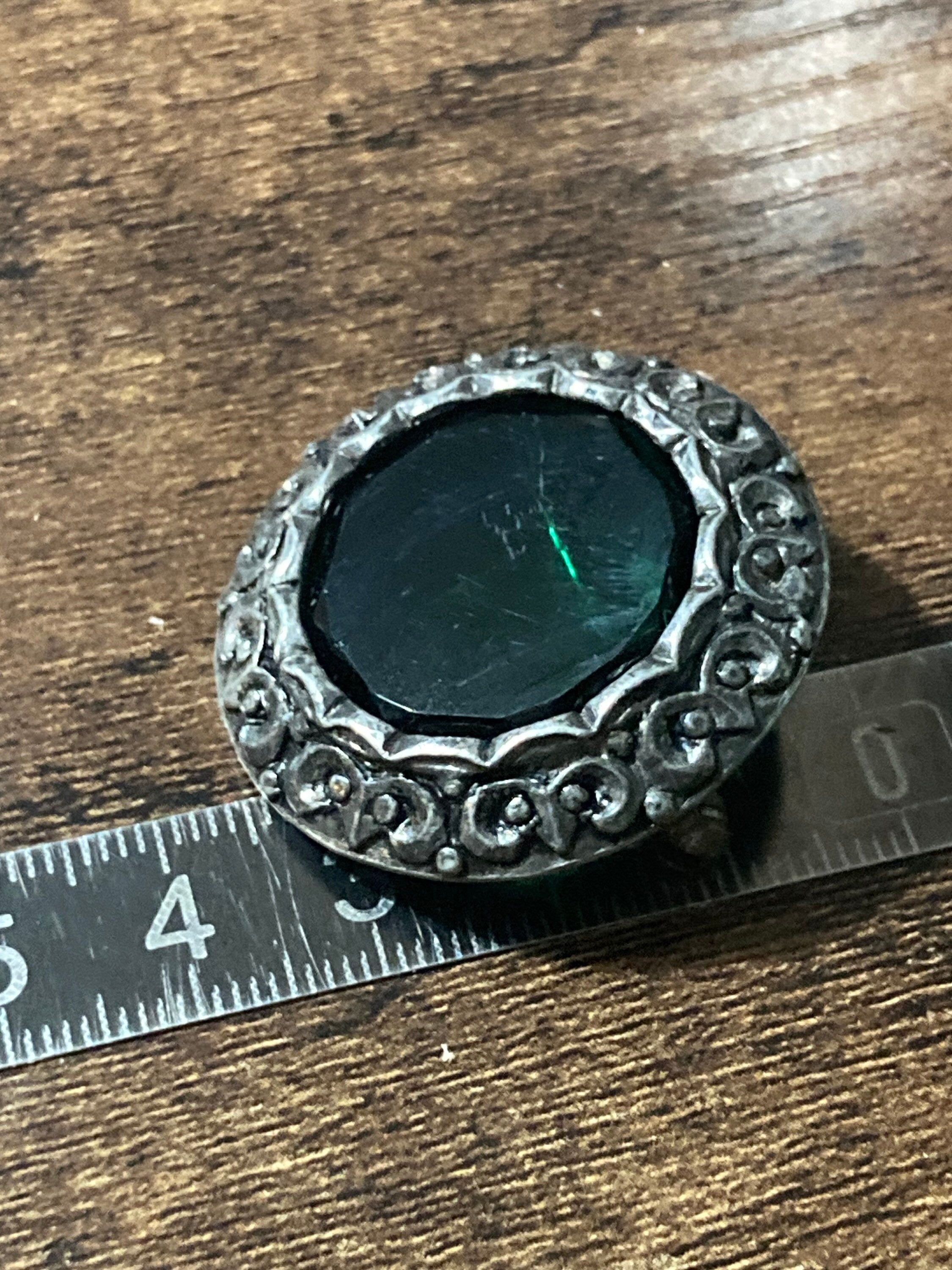 Vintage silver tone Celtic chunky emerald glass brooch
