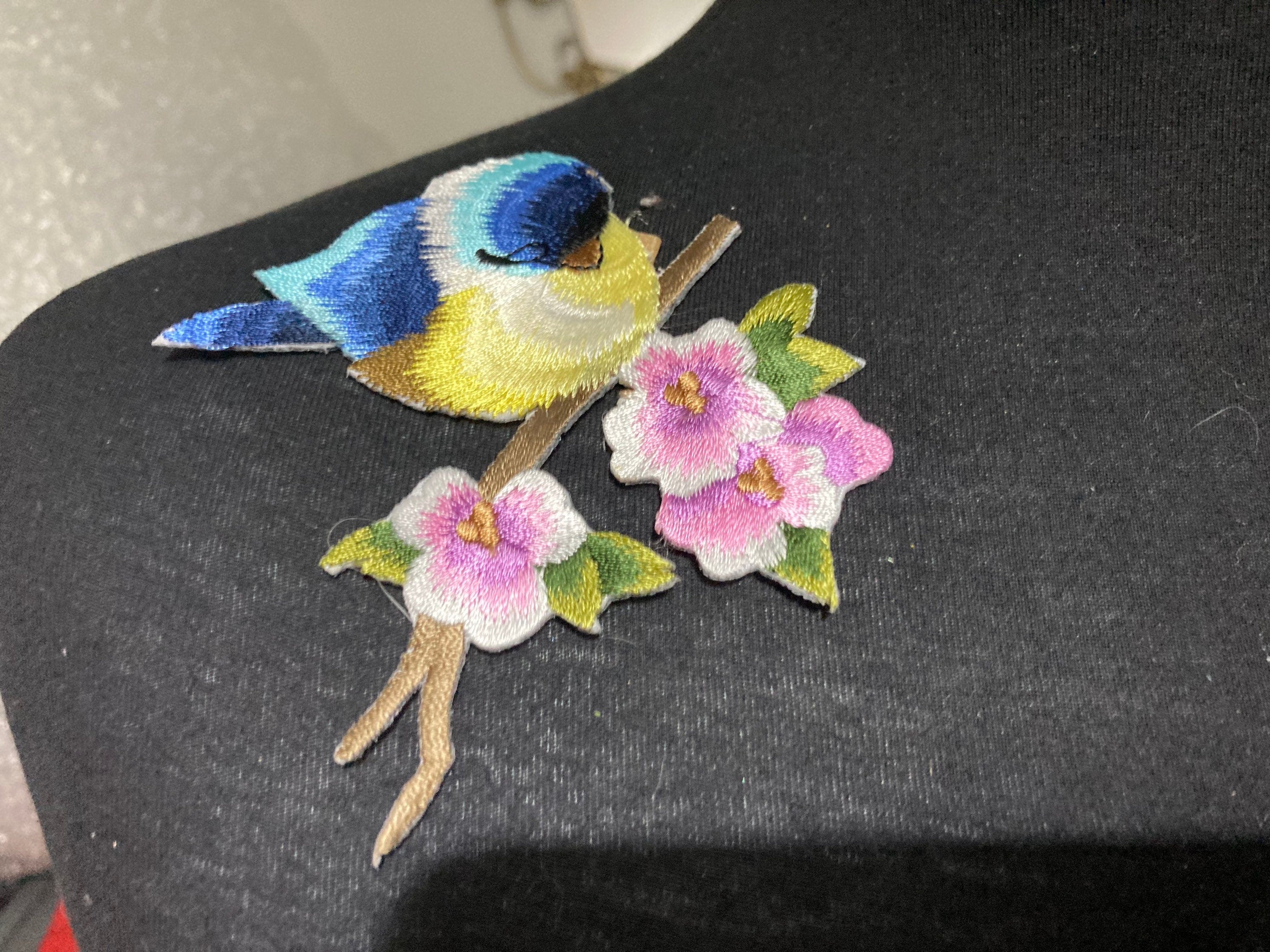 iron on blue tit bird applique patch 8x8cm