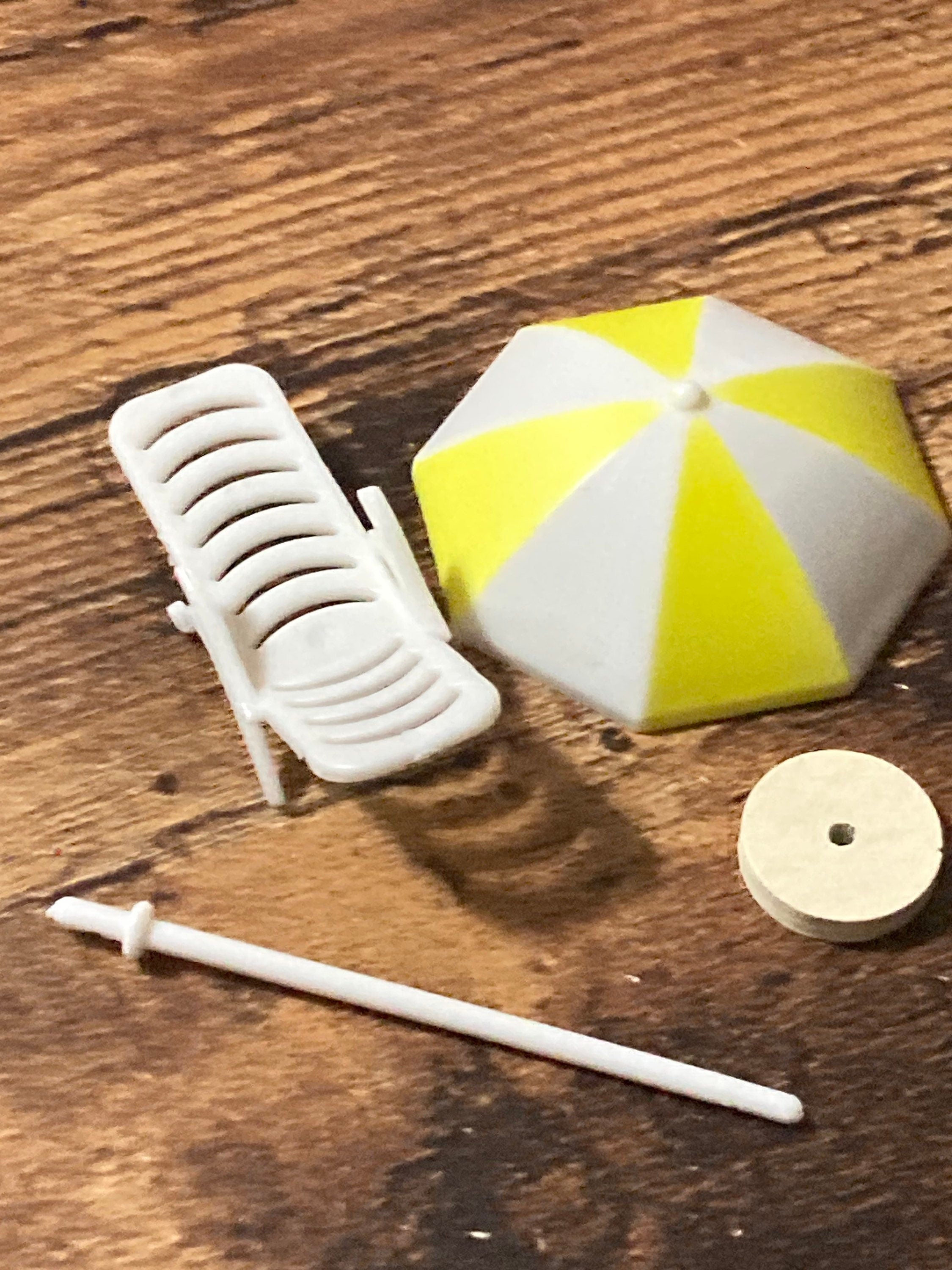 1 x Miniature beach parasol sunbed lounger cake topper decoration dollshouse
