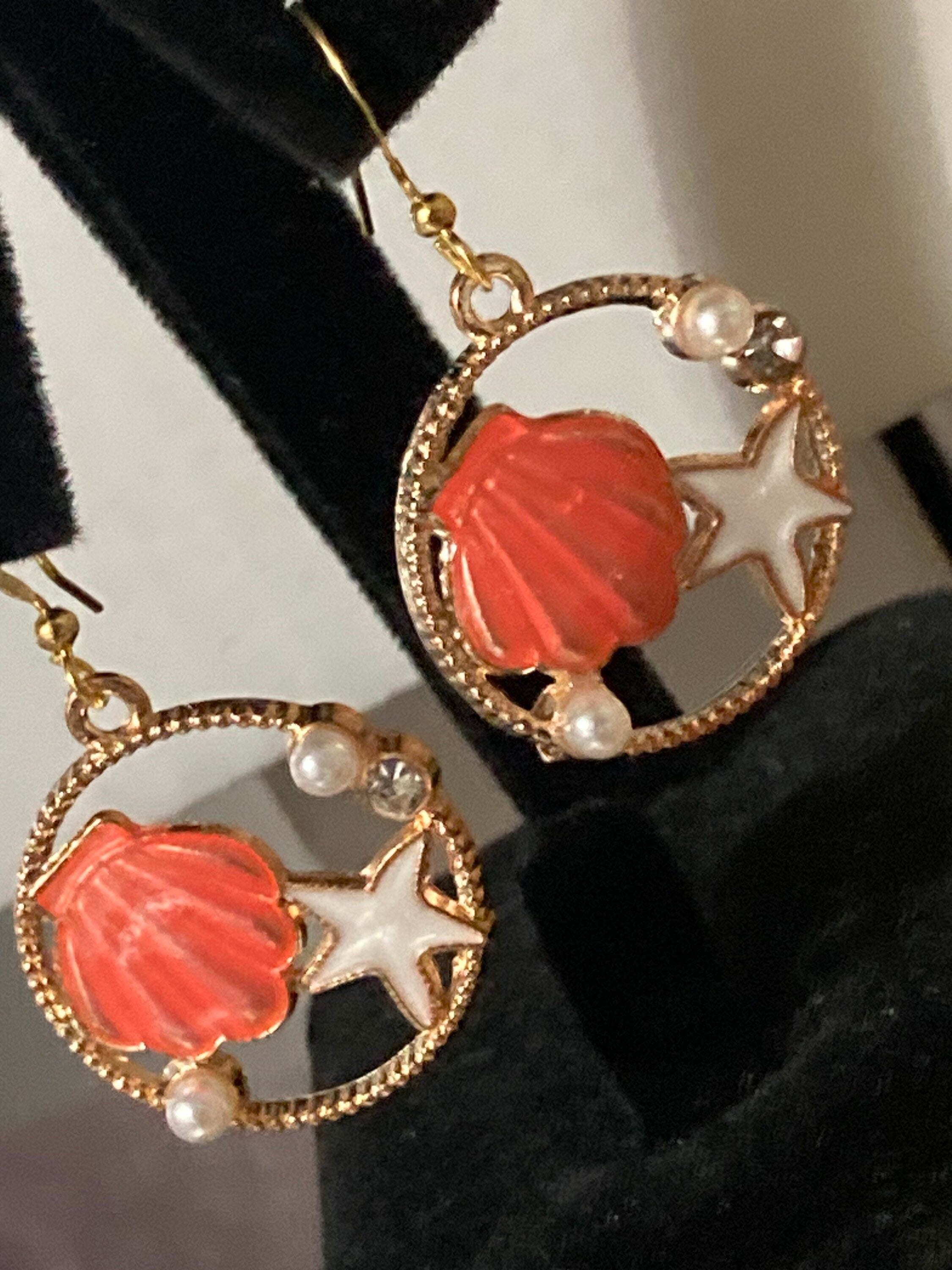 coral cream enamel starfish Pearl dangly earrings pierced Nautical gold tone