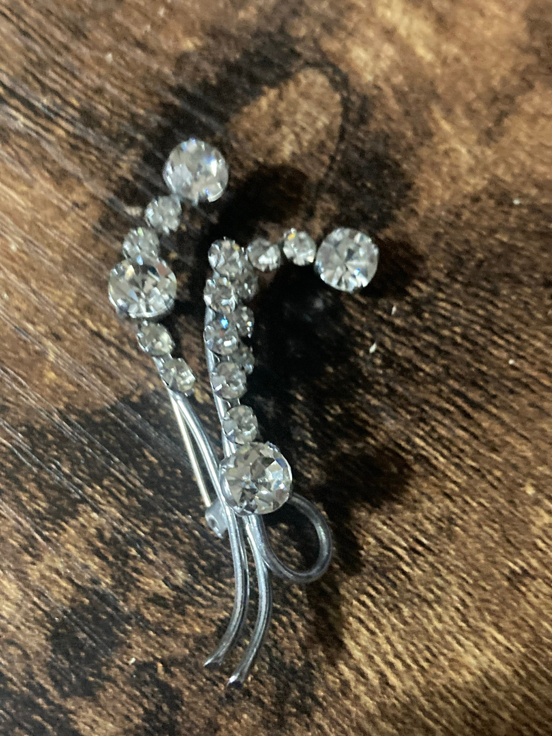 Vintage floral paste glass clear Diamanté silver tone Brooch