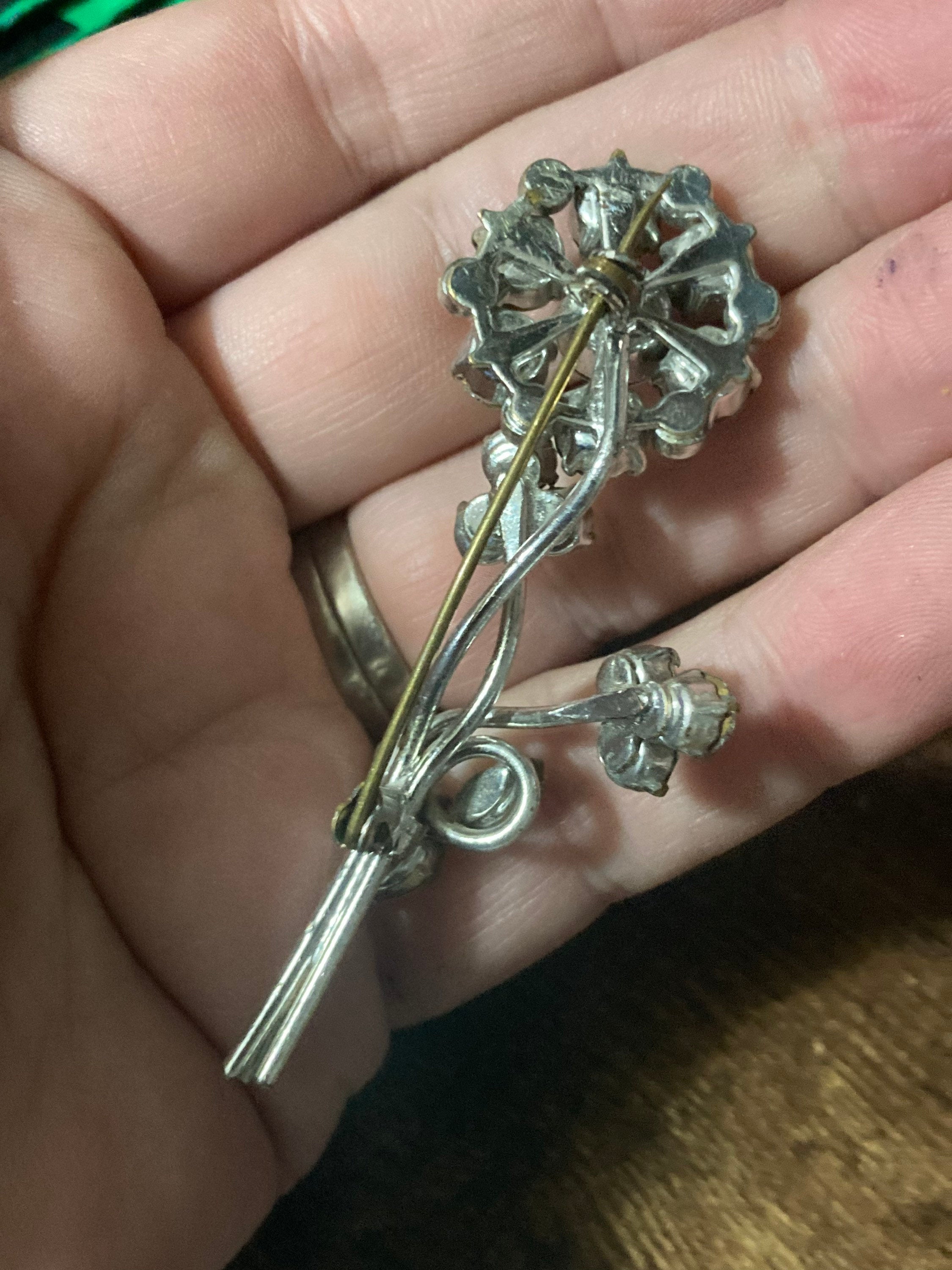 Vintage floral paste glass clear Diamanté silver tone Brooch