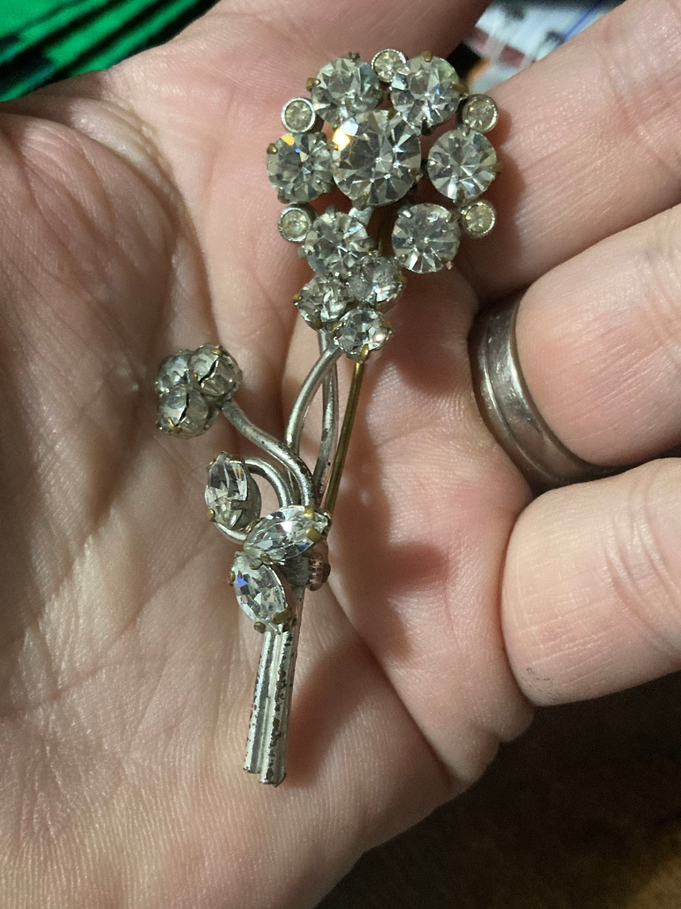 Vintage floral paste glass clear Diamanté silver tone Brooch