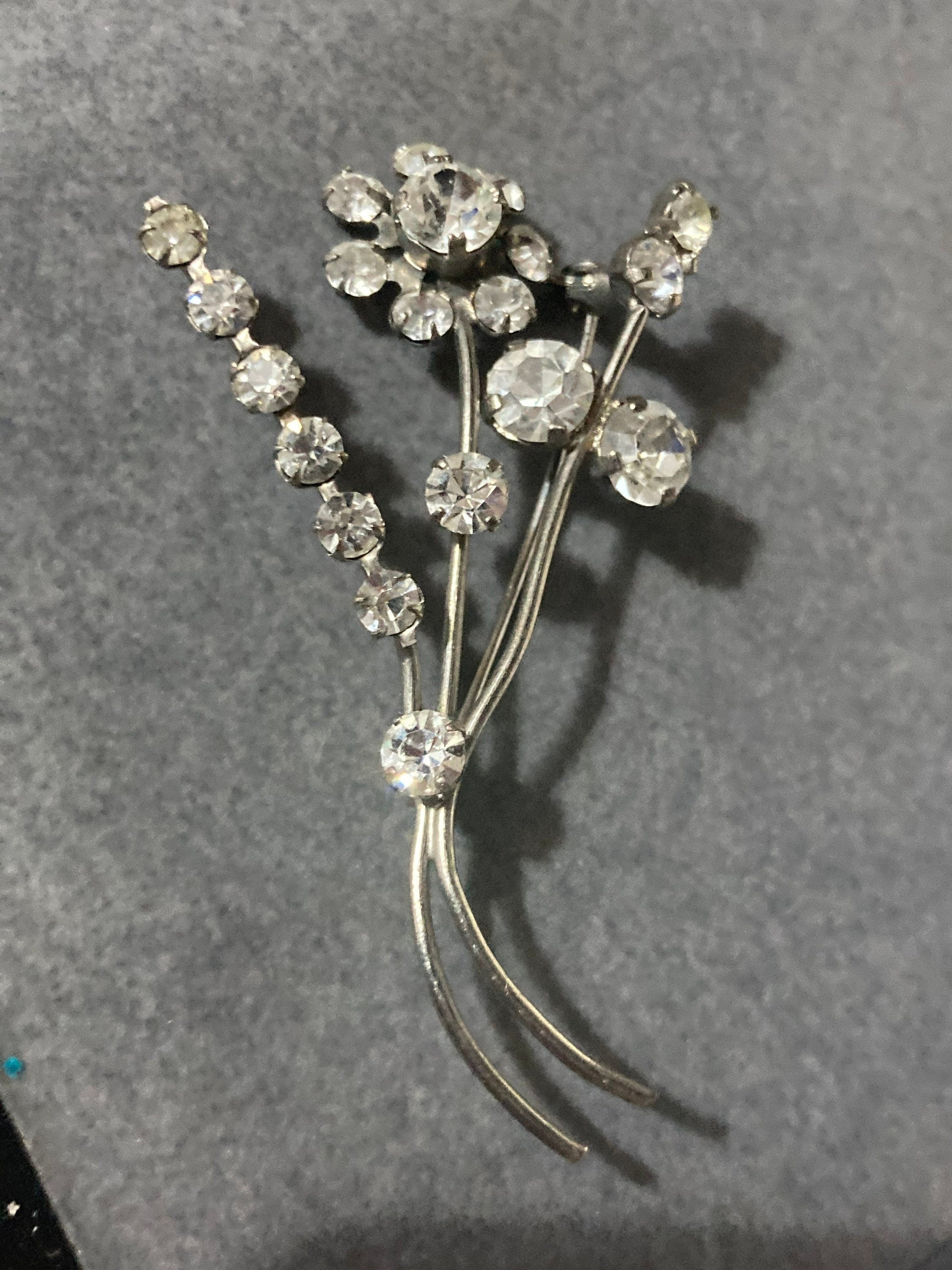 Vintage floral paste glass Diamanté silver tone Brooch