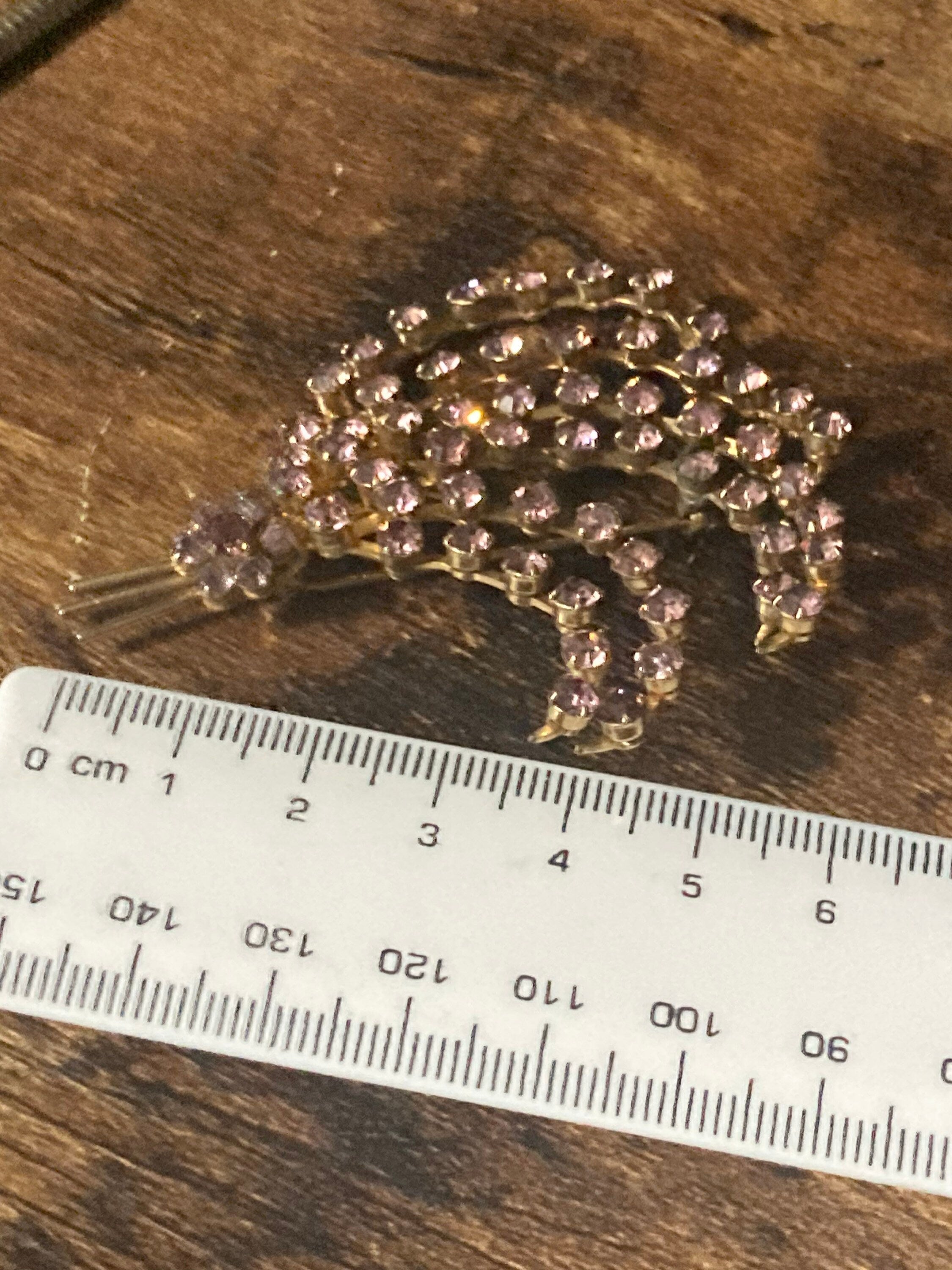 Vintage soft purple lilac rhinestone paste Diamanté gold tone floral sprig Brooch