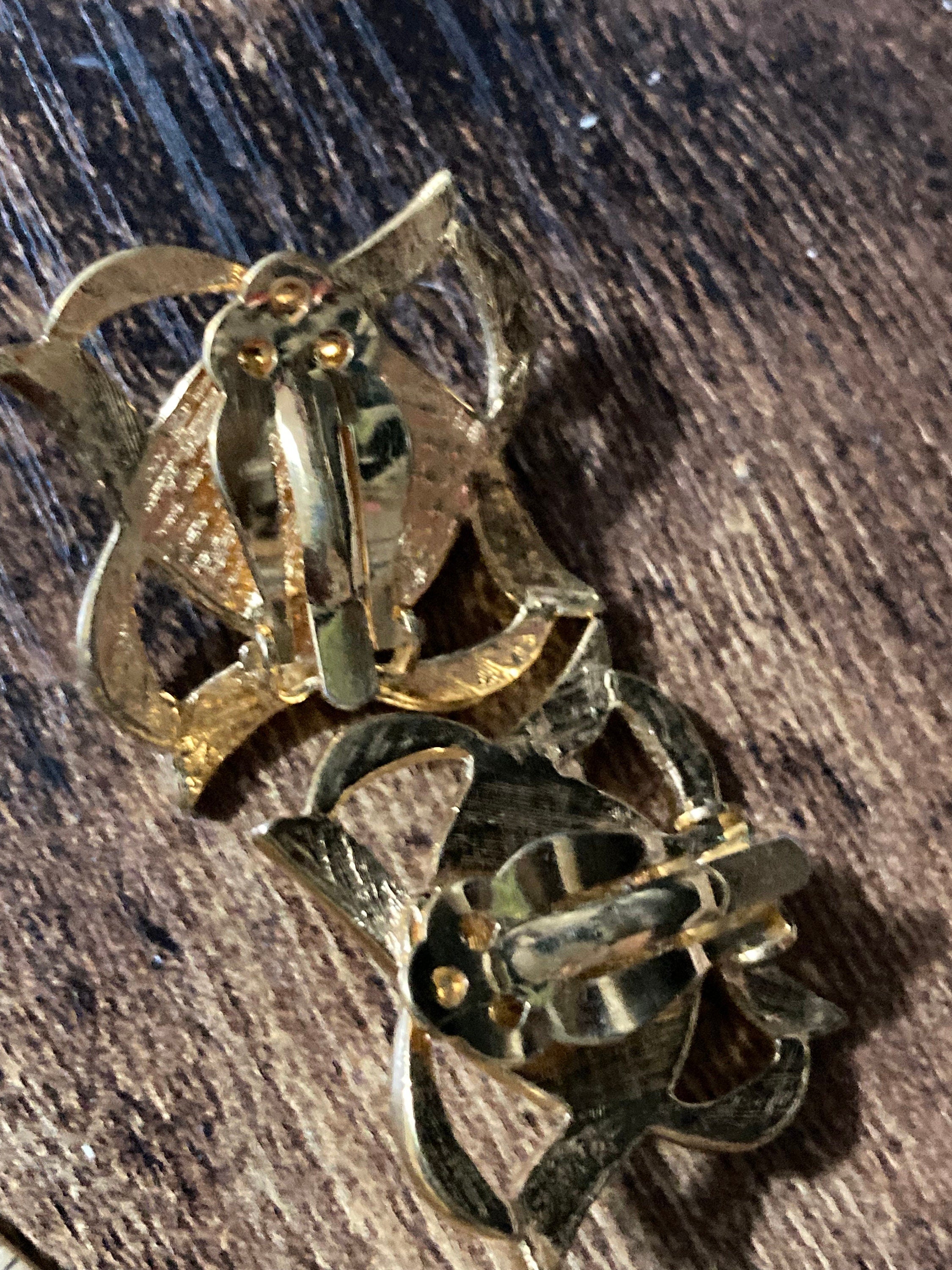 oversized Vintage gold tone clip on faux pearl earrings