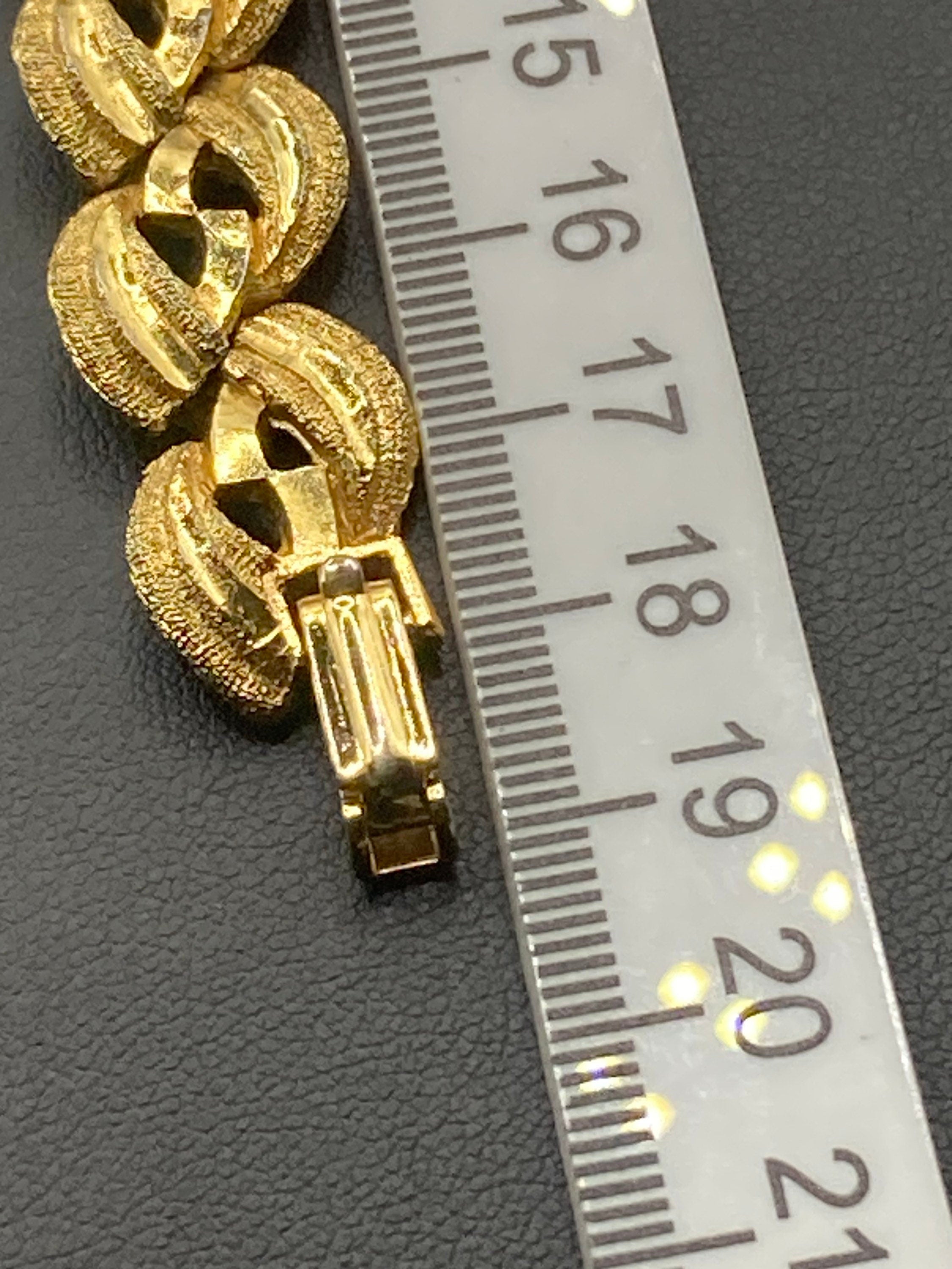 Vintage gold tone mid century metal textured leaf bracelet