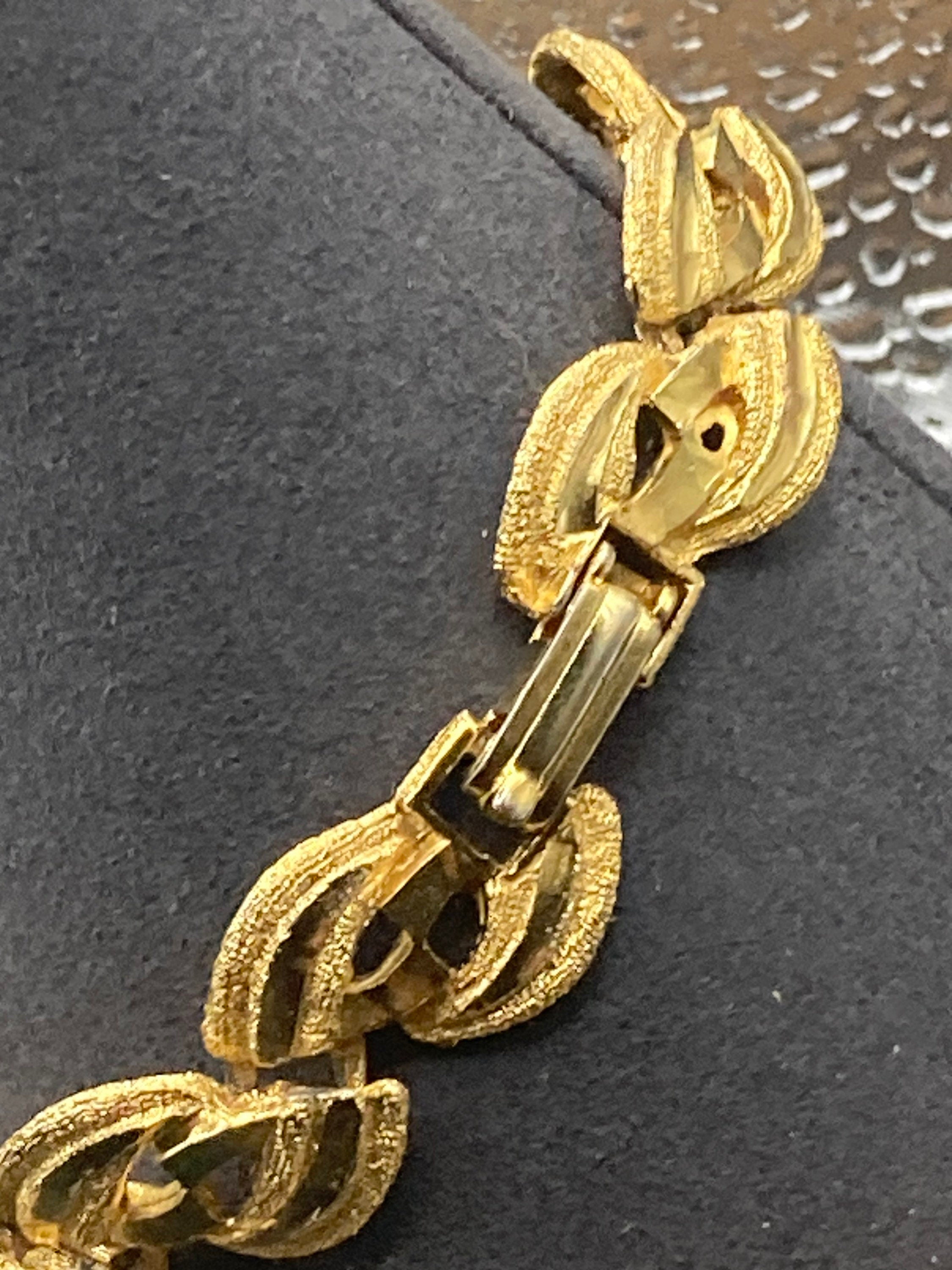 Vintage gold tone mid century metal textured leaf bracelet