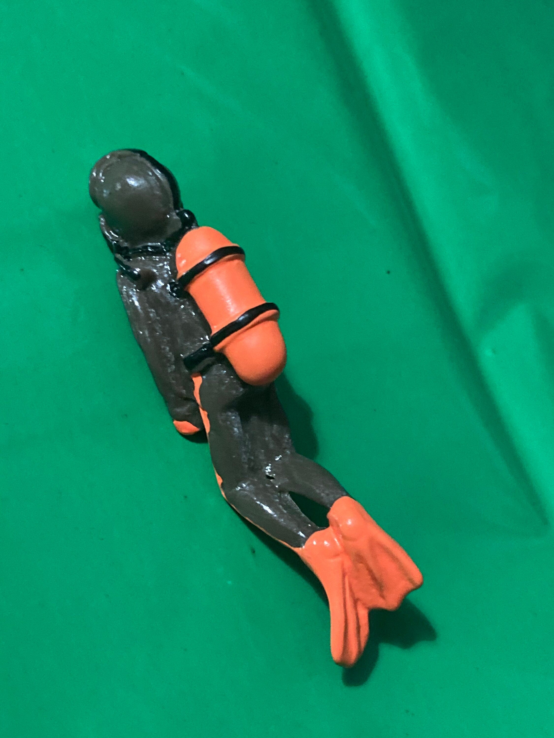 Miniature Deep Sea Diver Cake Topper: Seaside Boat Theme