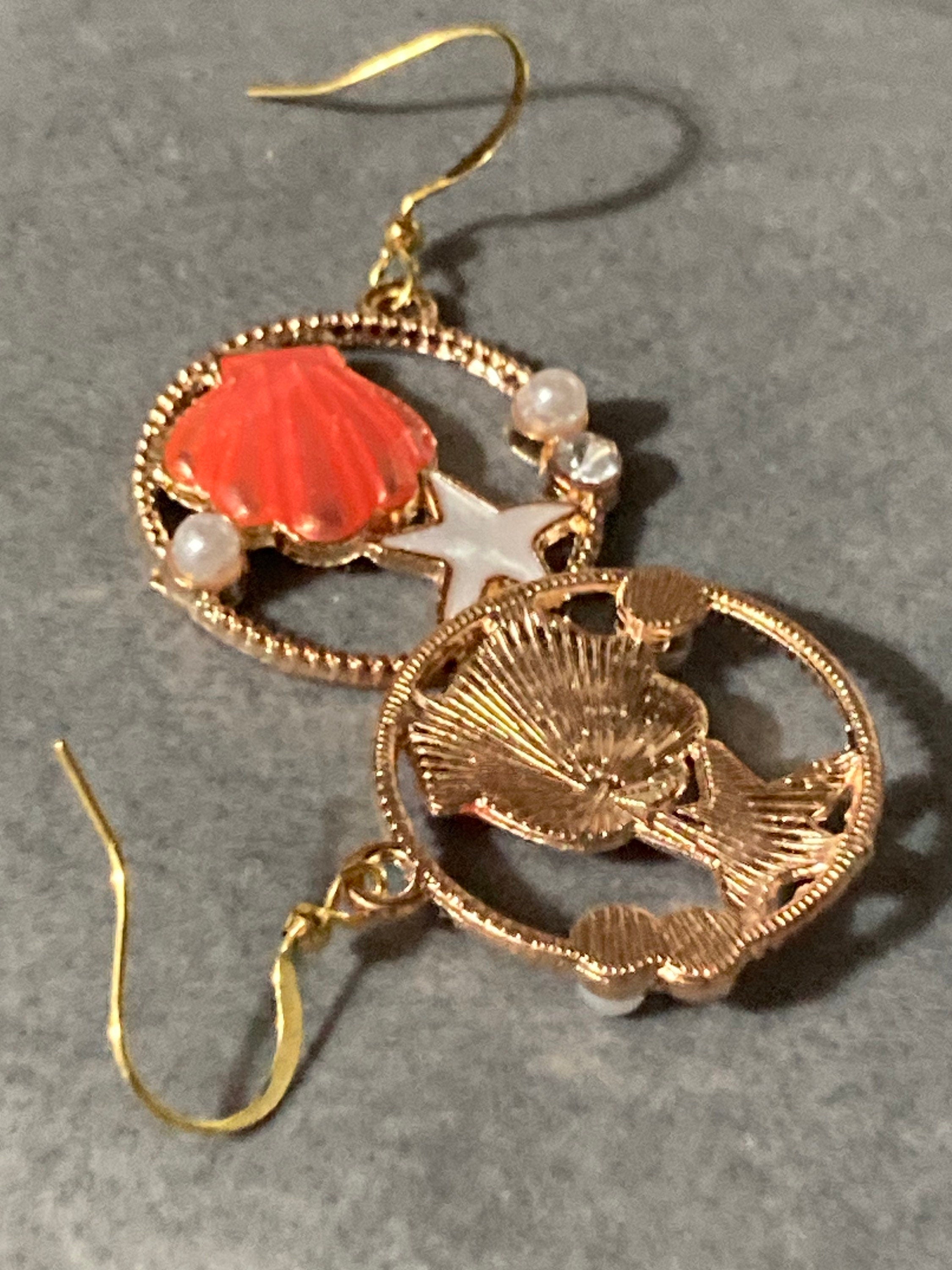 coral cream enamel starfish Pearl dangly earrings pierced Nautical gold tone