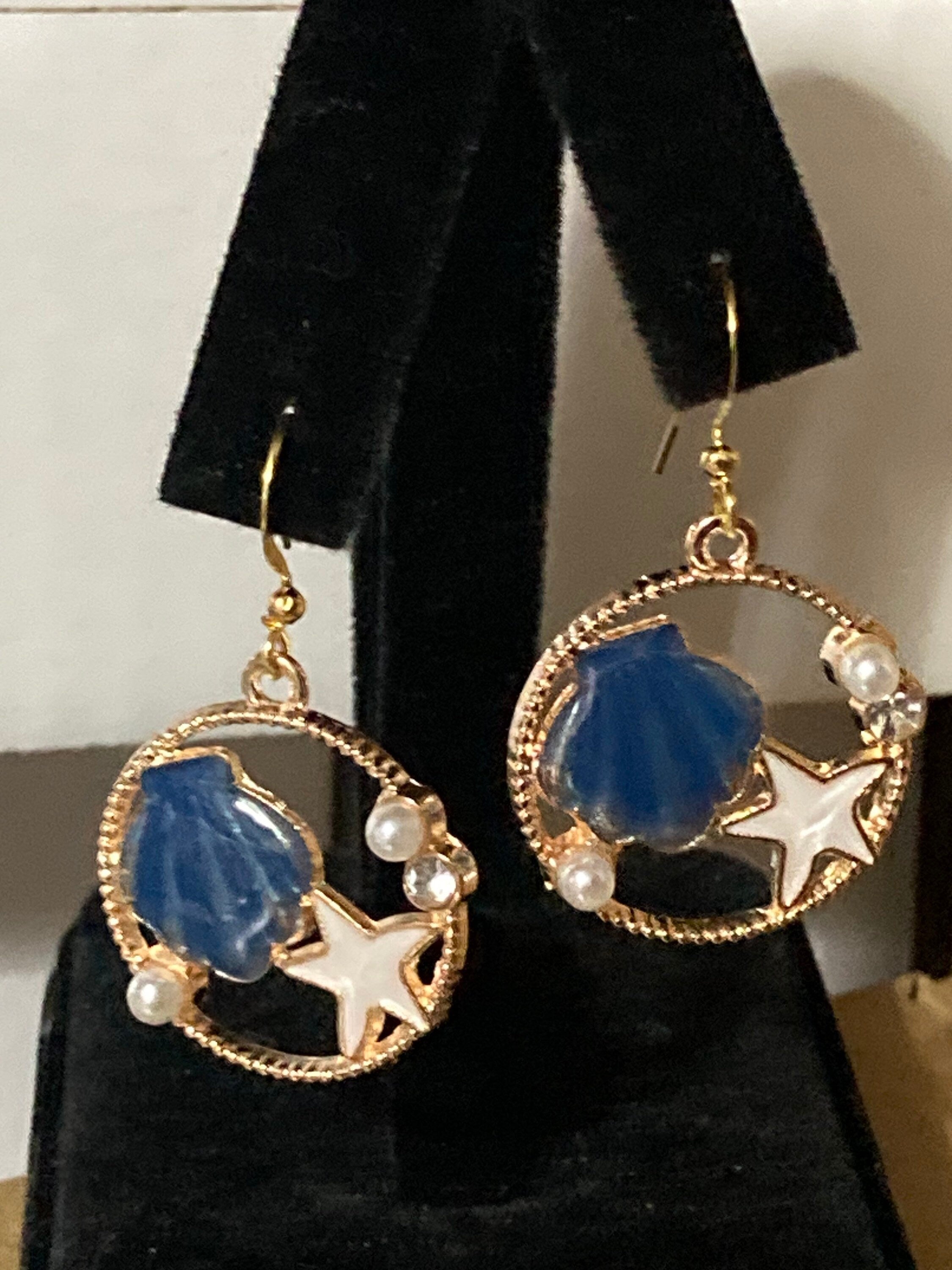 gold tone blue cream enamel starfish Pearl dangly earrings pierced Nautical