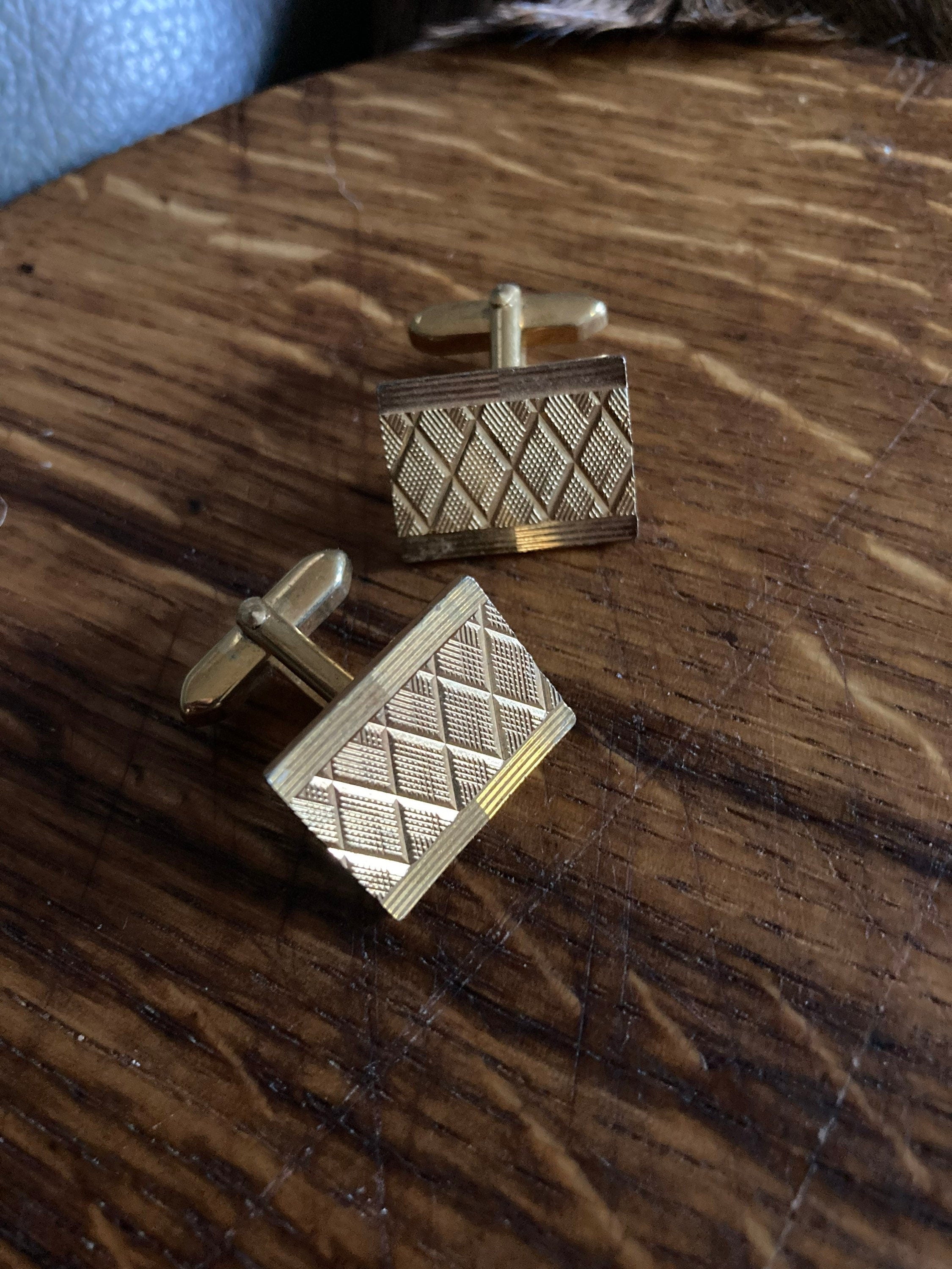 Brutalist 1970s modernist men’s statement gold tone cufflinks