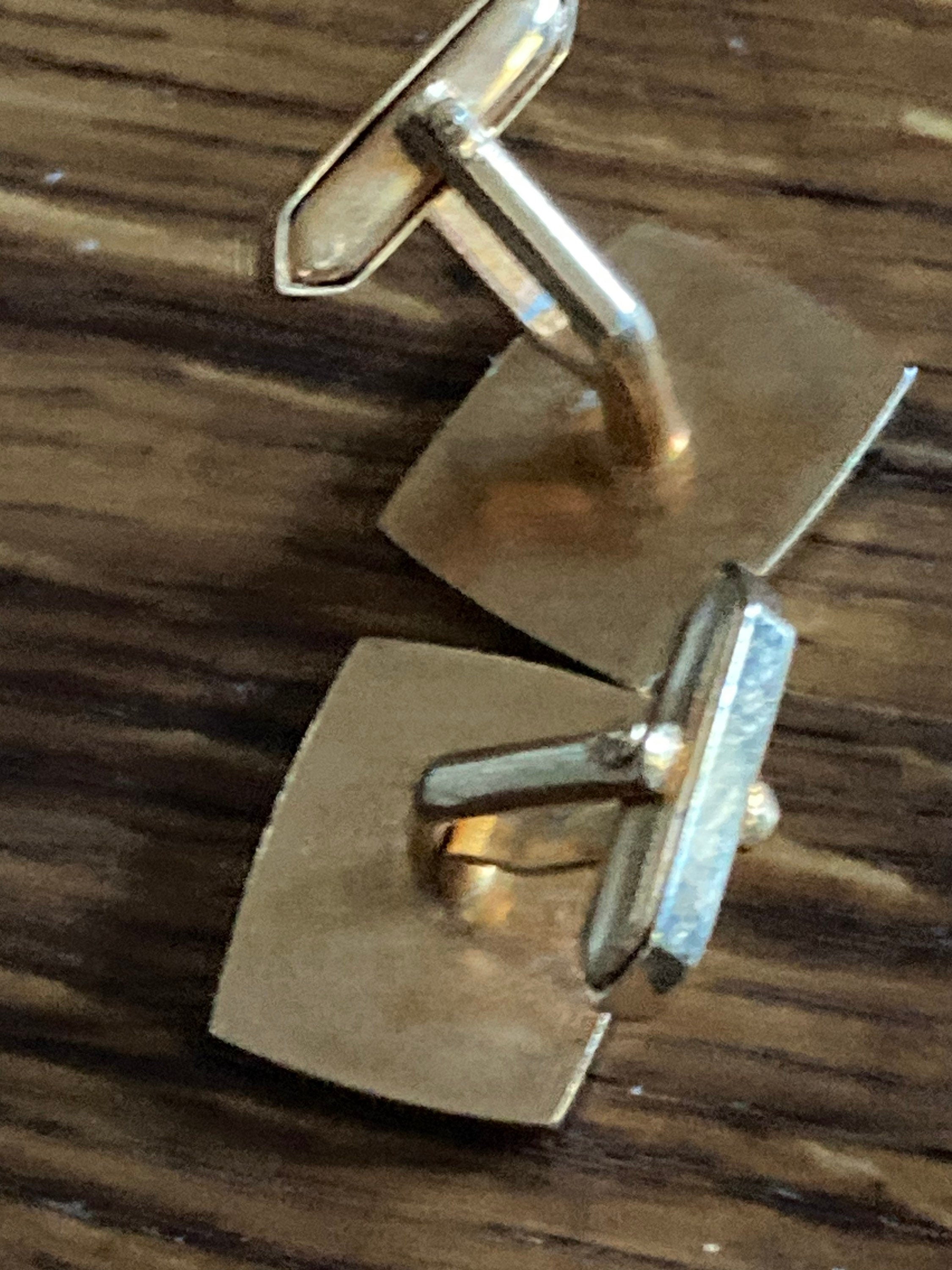 Brutalist 1970s modernist men’s statement gold tone cufflinks