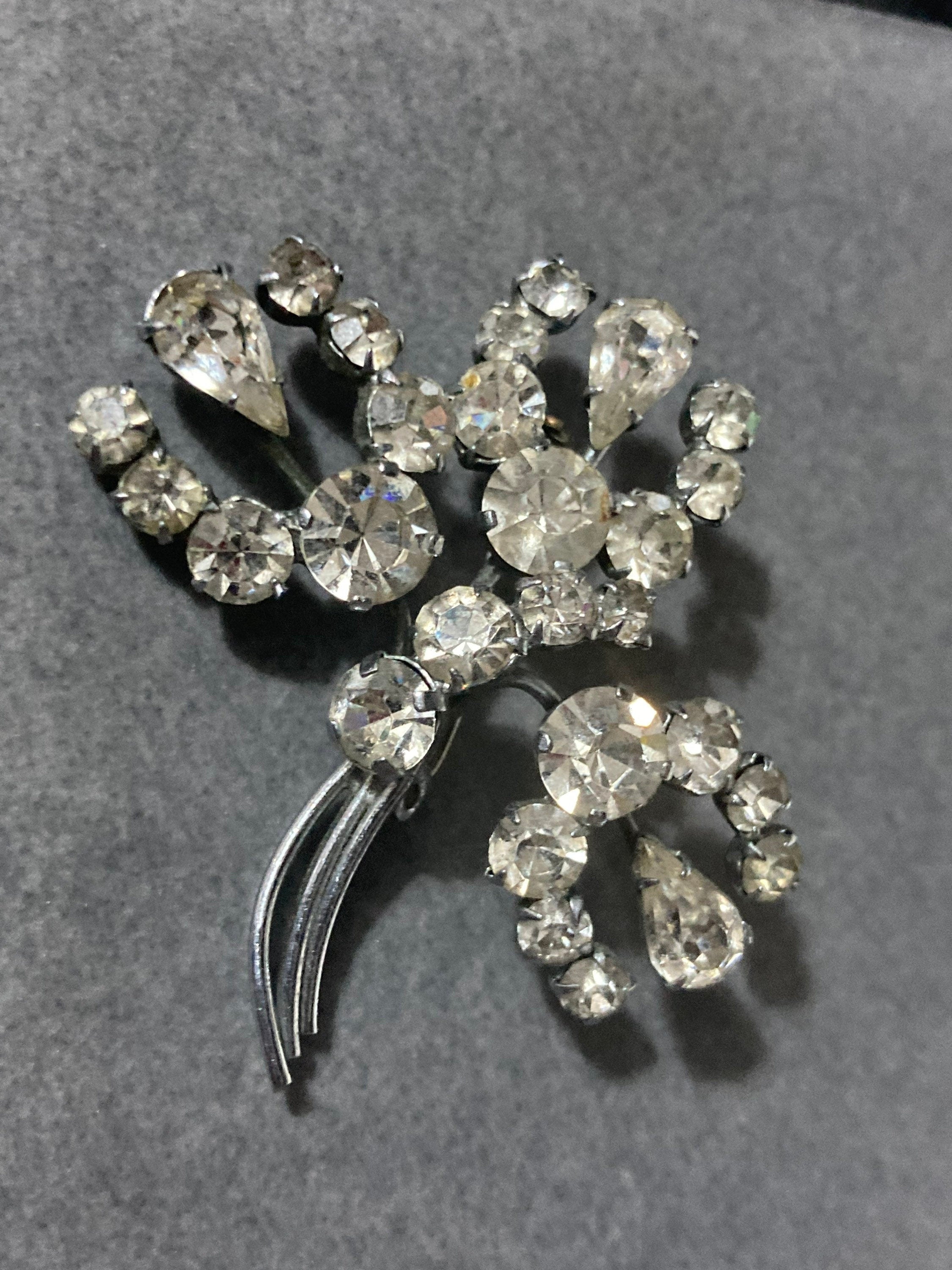 Vintage floral paste glass clear Diamanté silver tone Brooch