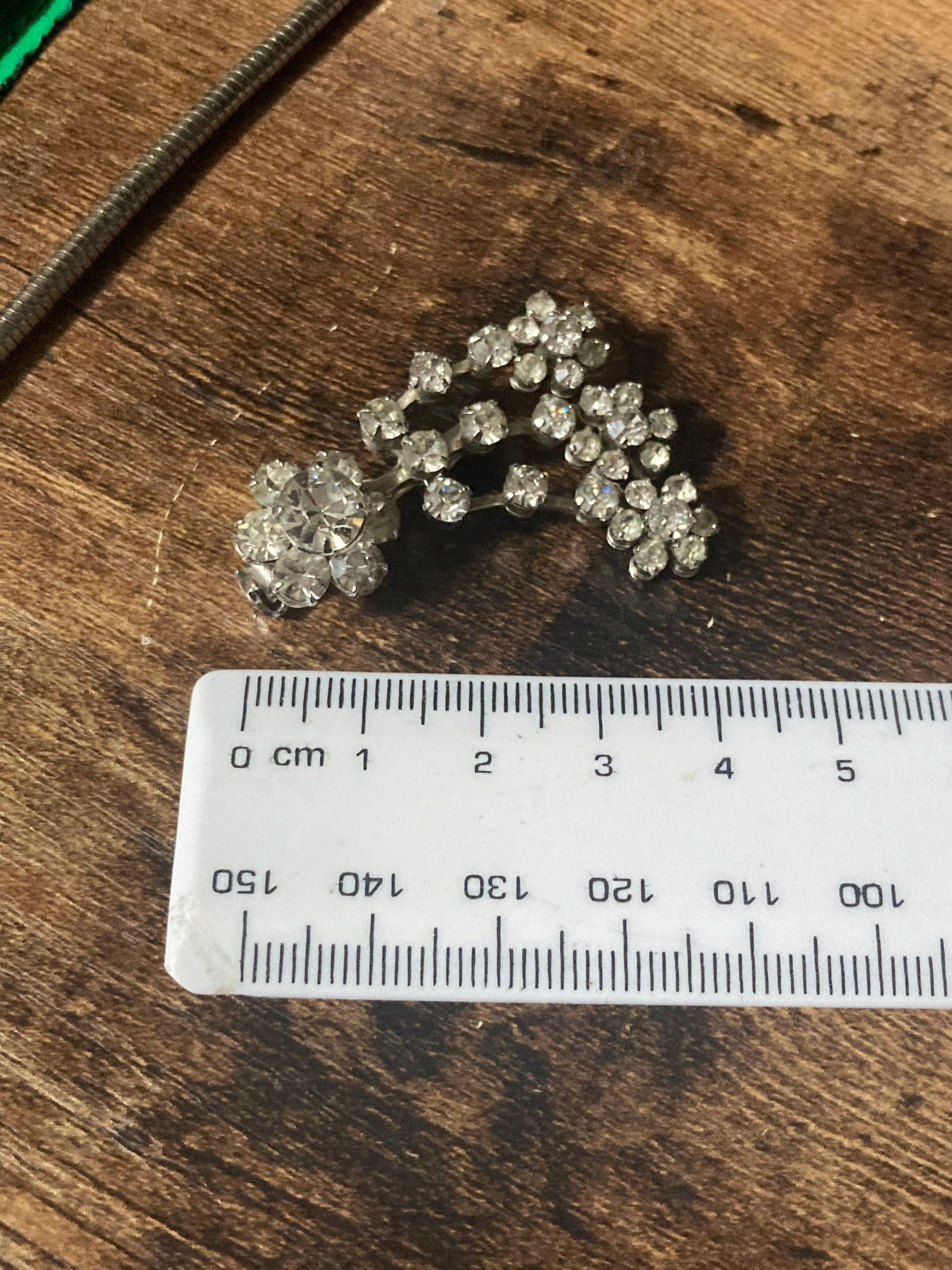 Vintage floral paste glass clear Diamanté silver tone Brooch