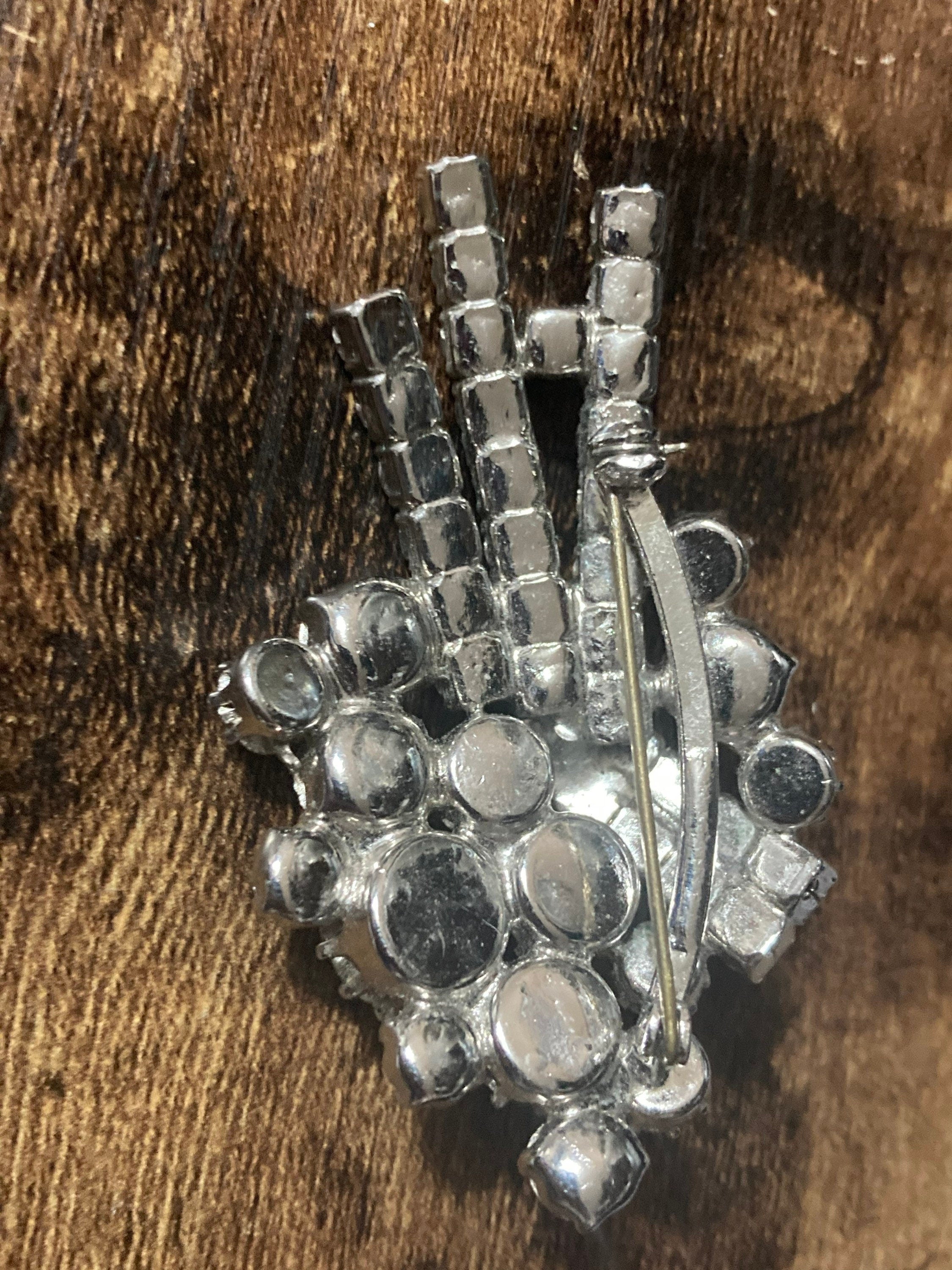 Vintage floral paste glass clear Diamanté silver tone Brooch