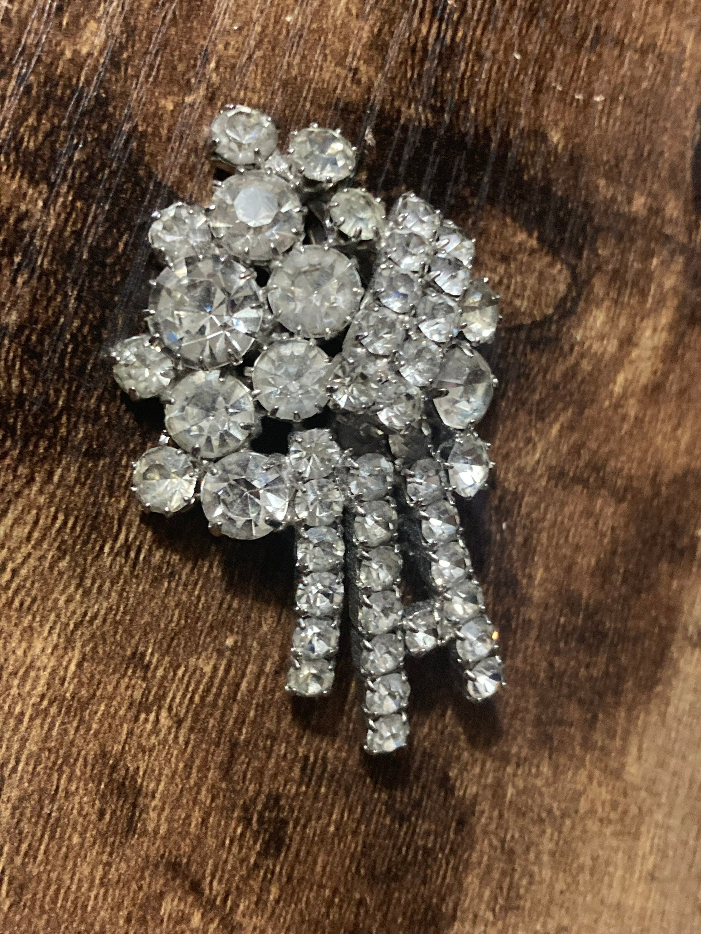 Vintage floral paste glass clear Diamanté silver tone Brooch