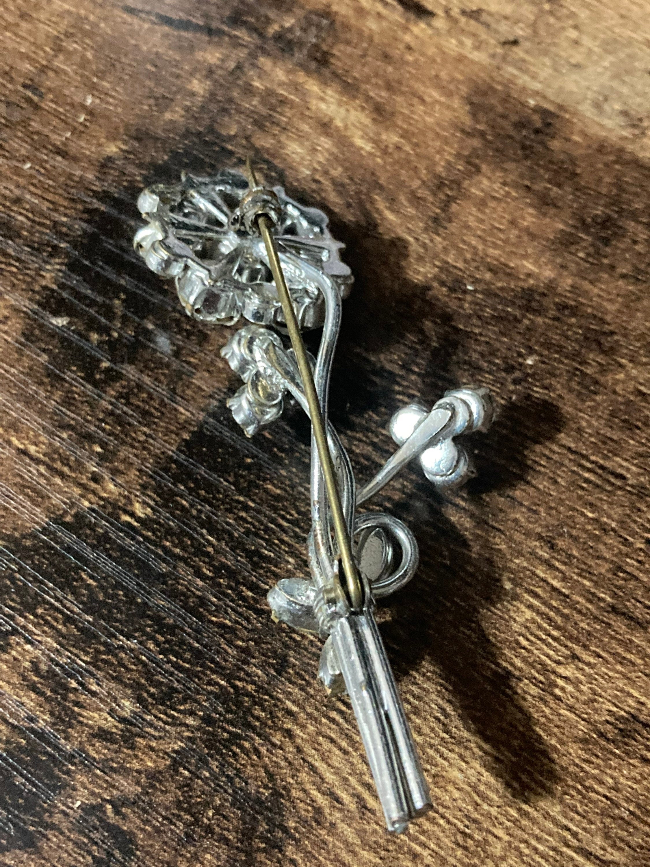 Vintage floral paste glass clear Diamanté silver tone Brooch