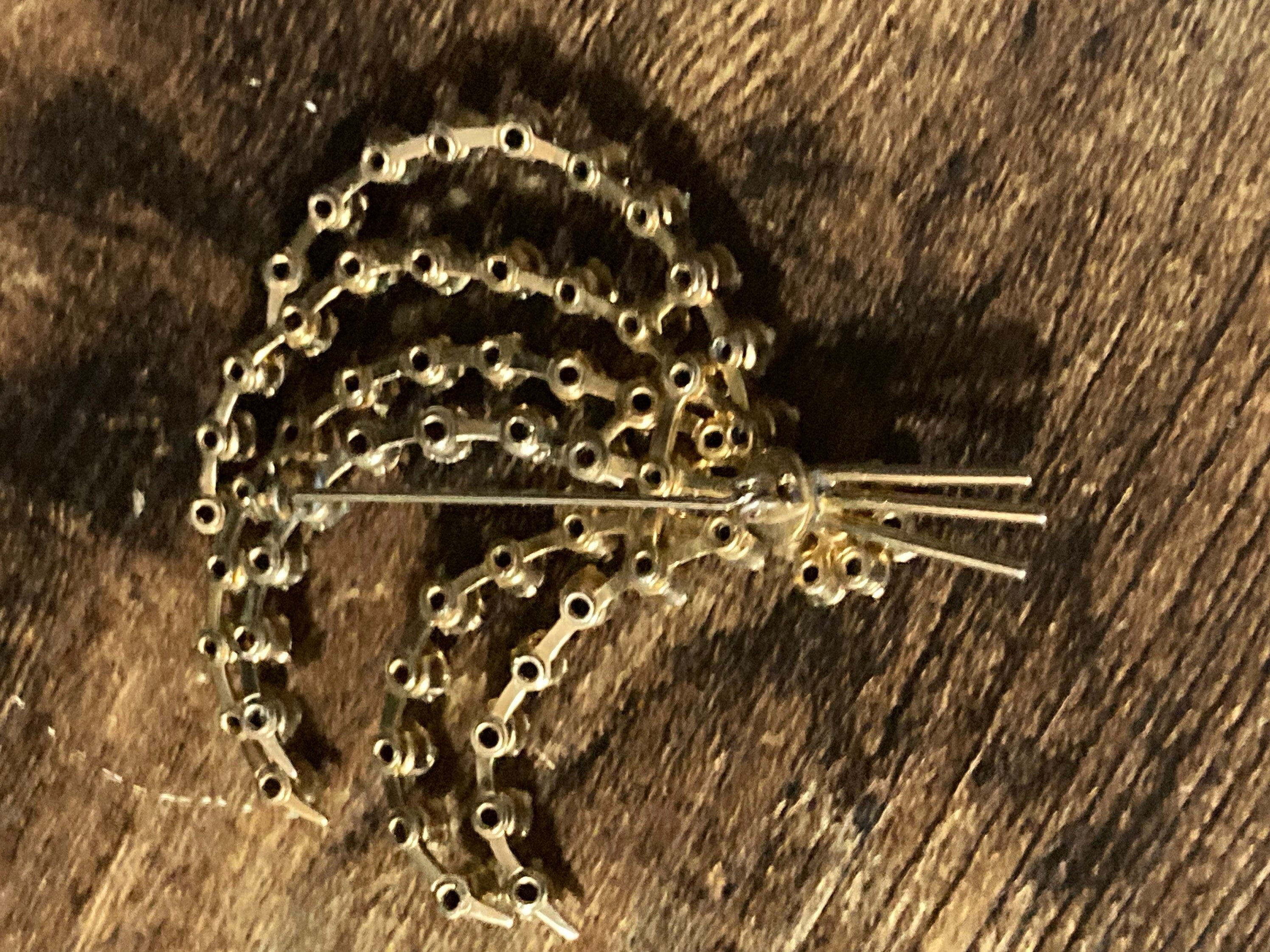 Vintage soft purple lilac rhinestone paste Diamanté gold tone floral sprig Brooch