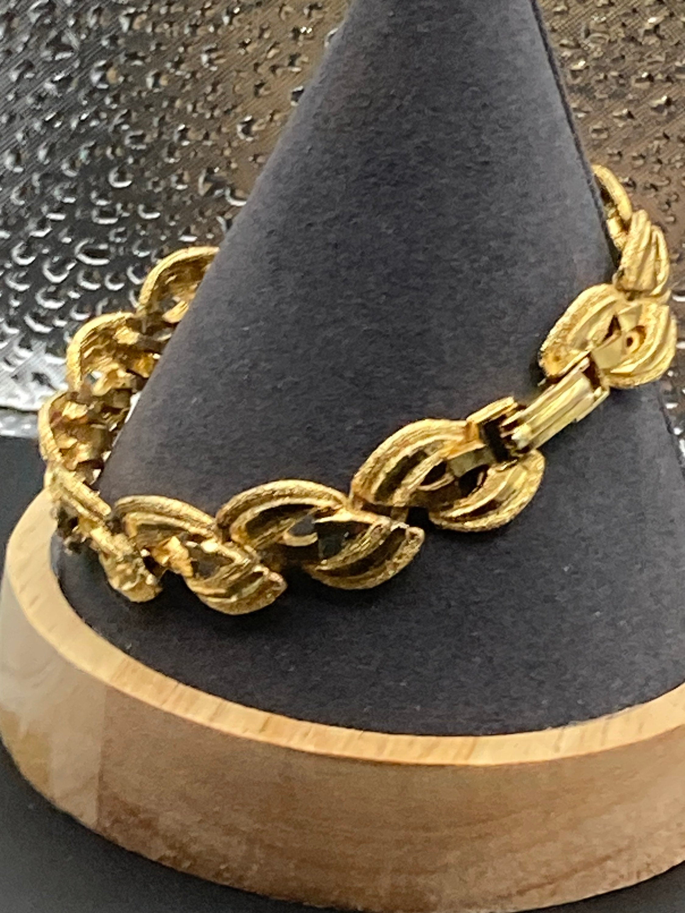 Vintage gold tone mid century metal textured leaf bracelet