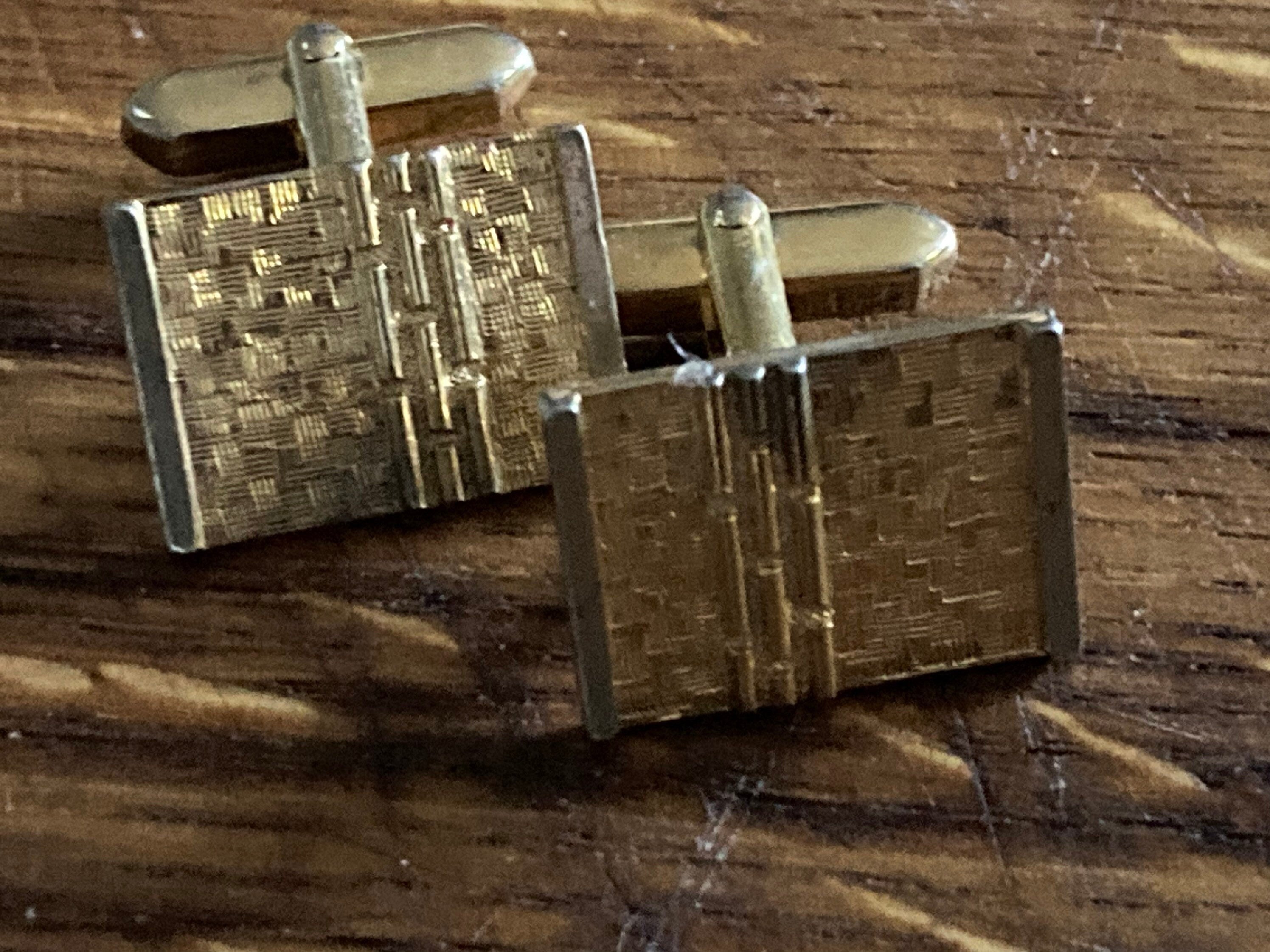 Brutalist 1970s modernist men’s statement gold tone cufflinks