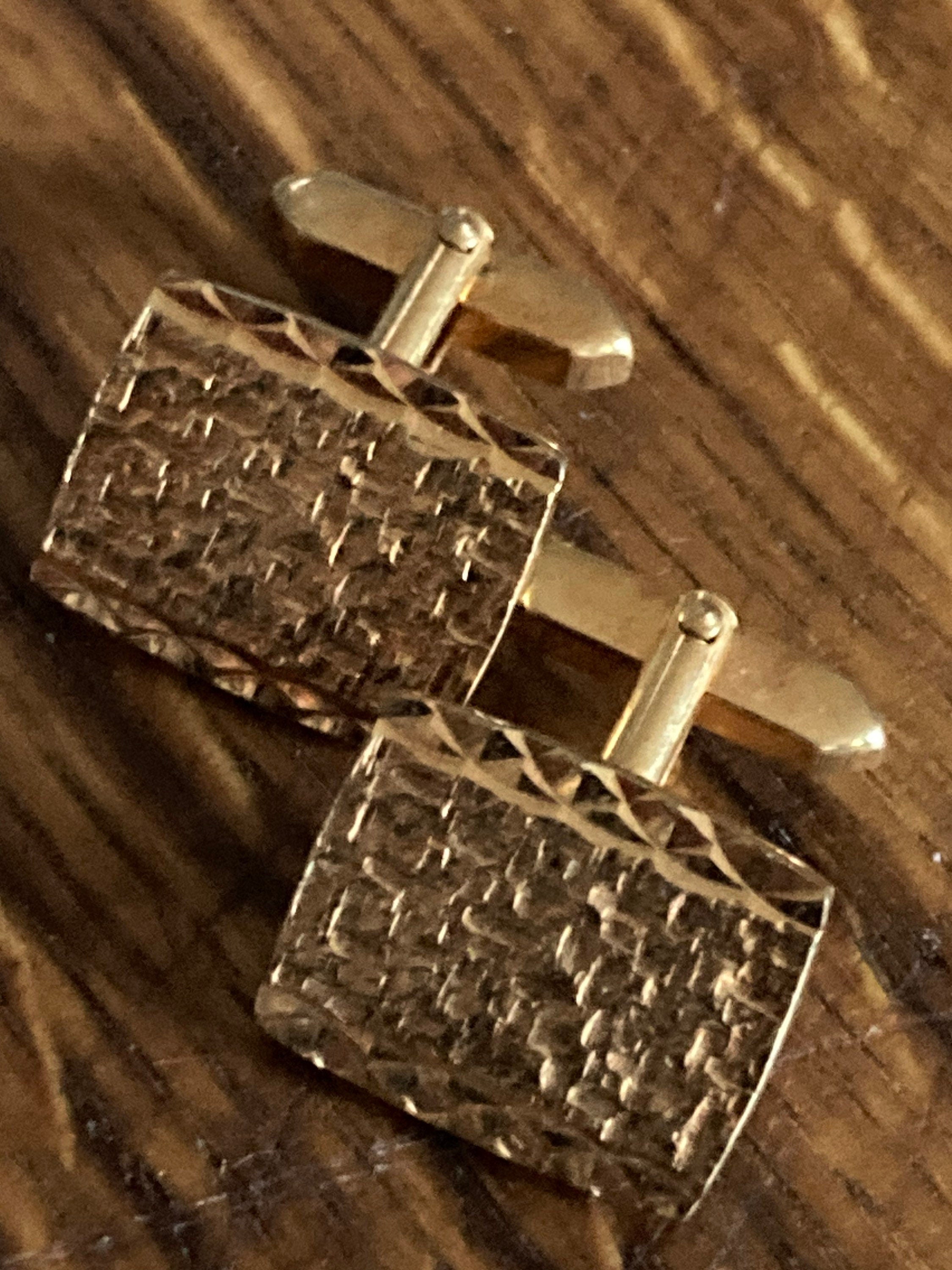 Brutalist 1970s modernist men’s statement gold tone cufflinks