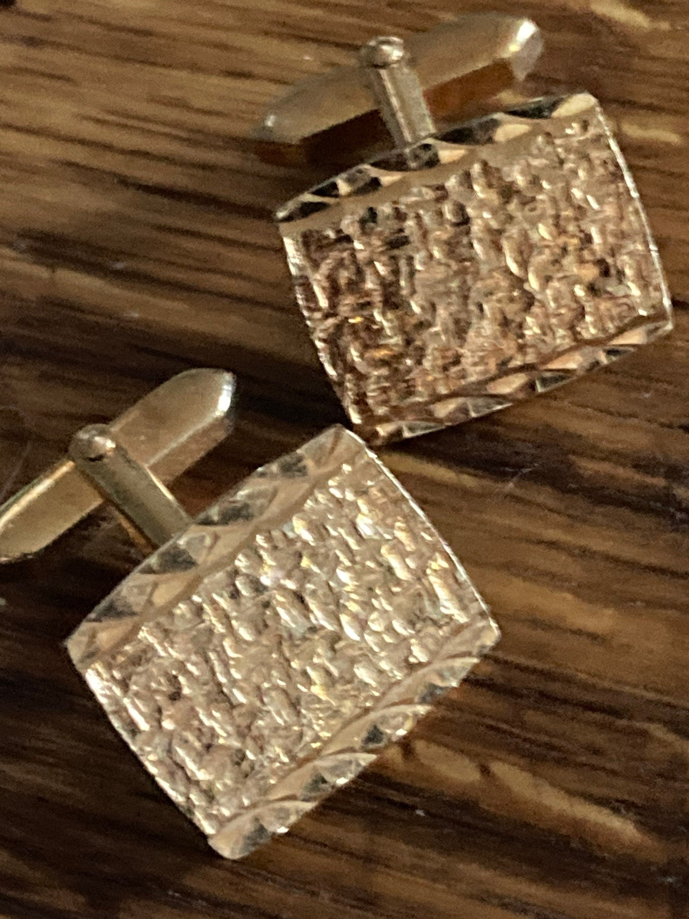 Brutalist 1970s modernist men’s statement gold tone cufflinks