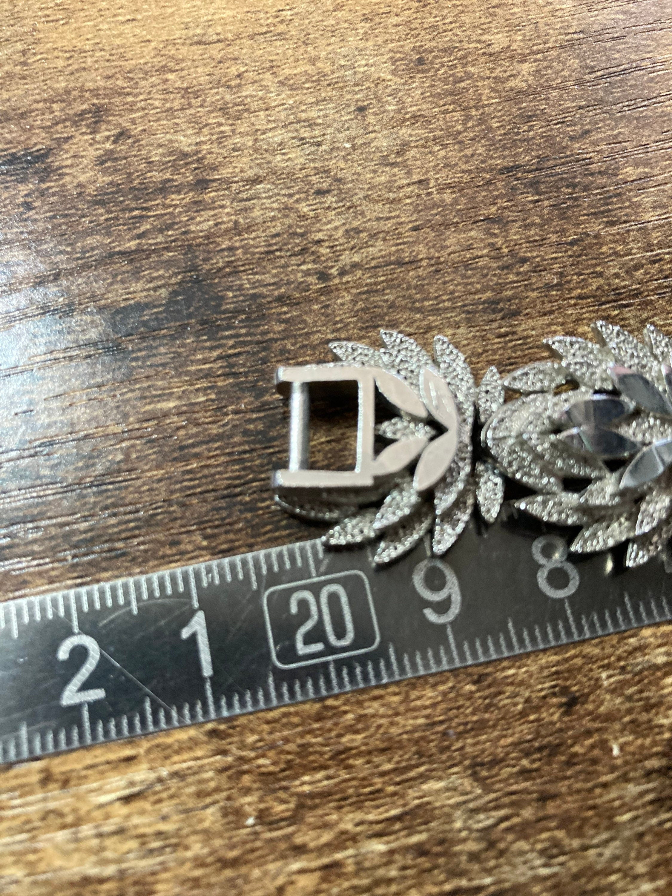 Brutalist textured panel link bracelet 20cm, silver tone