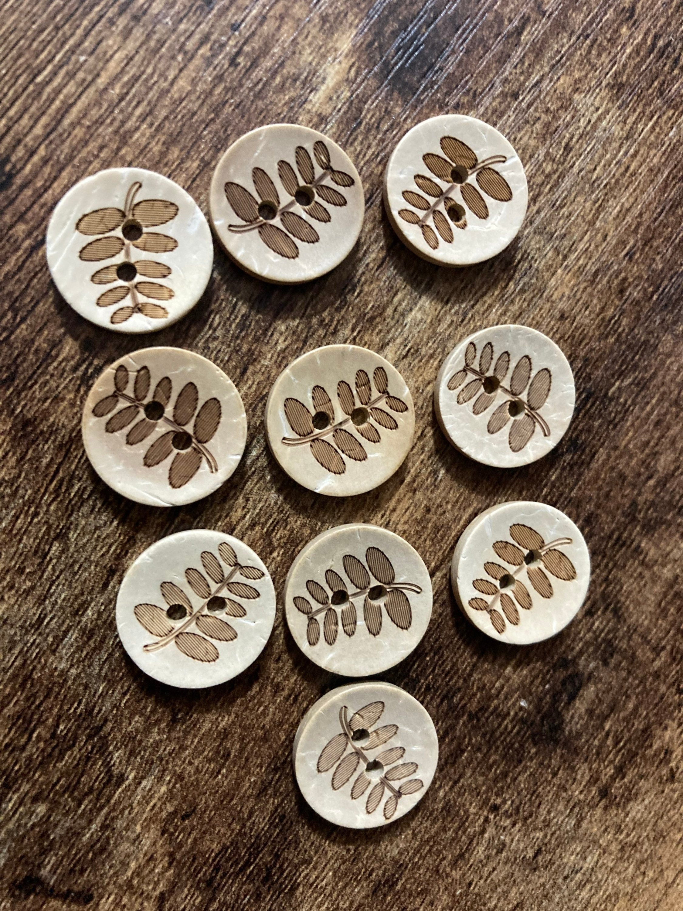 10pc x 18mm brown Leaf buttons, Coconut wooden Buttons