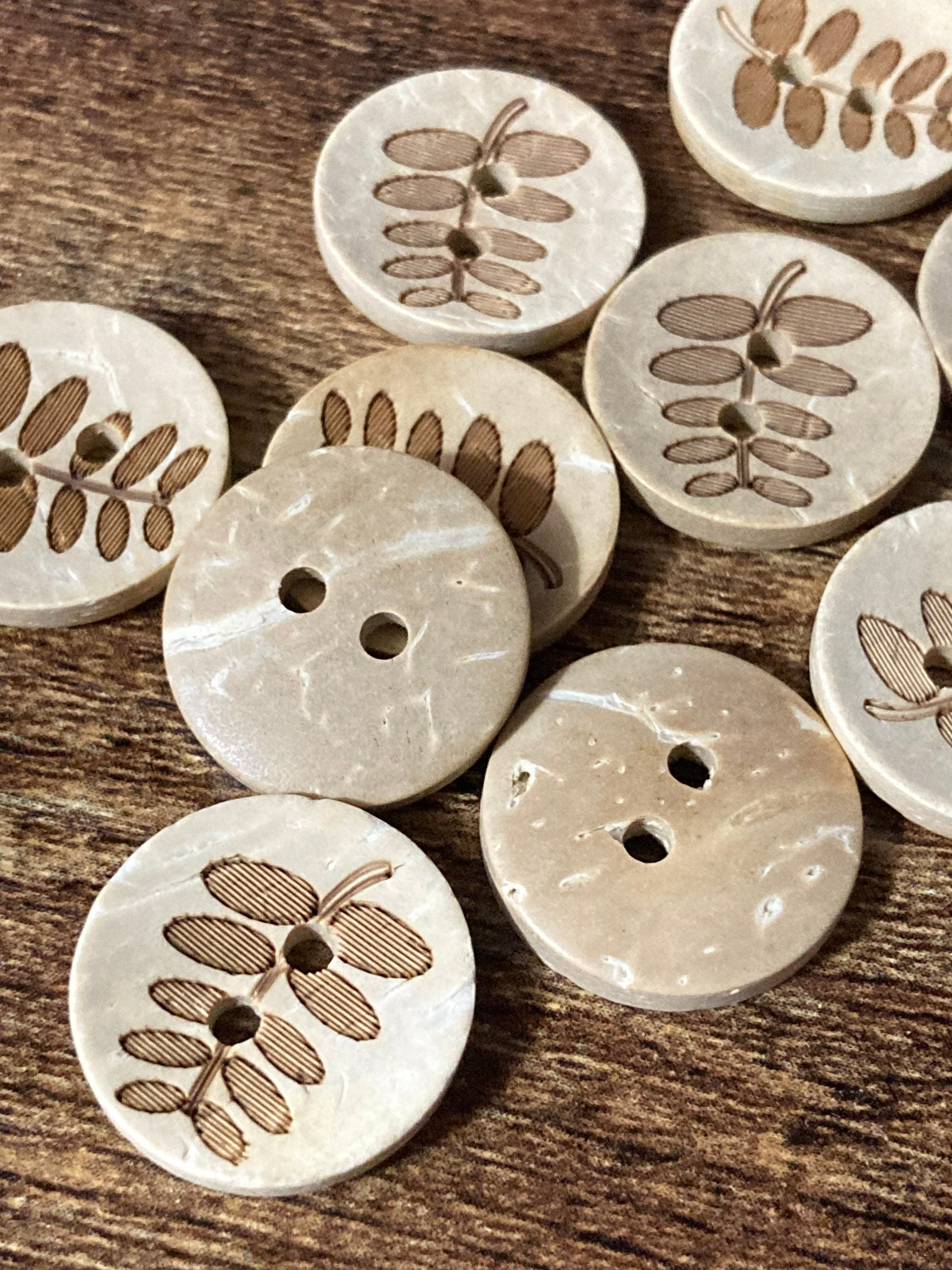 10pc x 18mm brown Leaf buttons, Coconut wooden Buttons