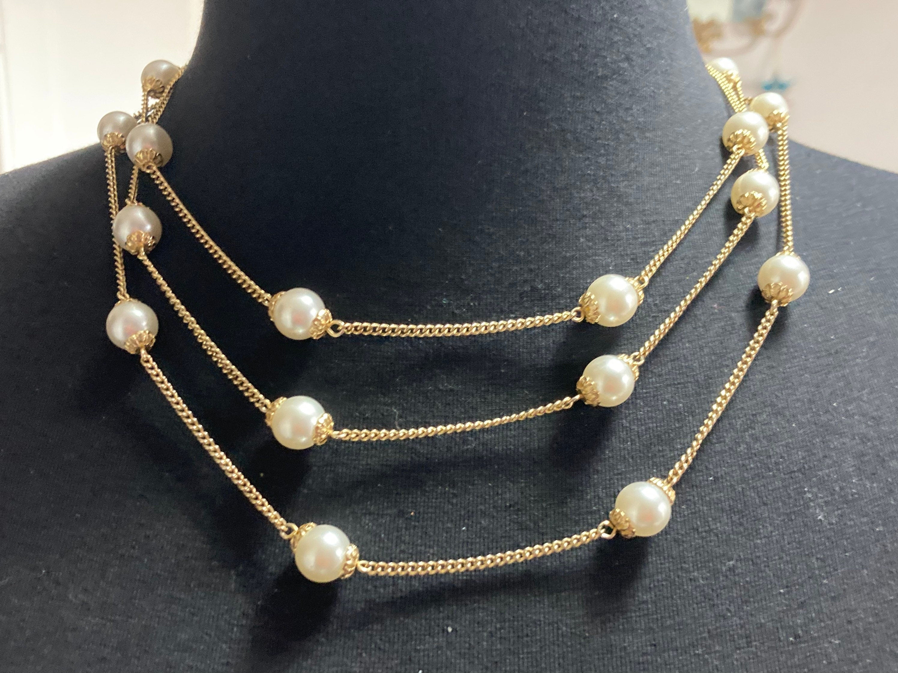 Vintage multi strand cream pearl choker necklace dainty