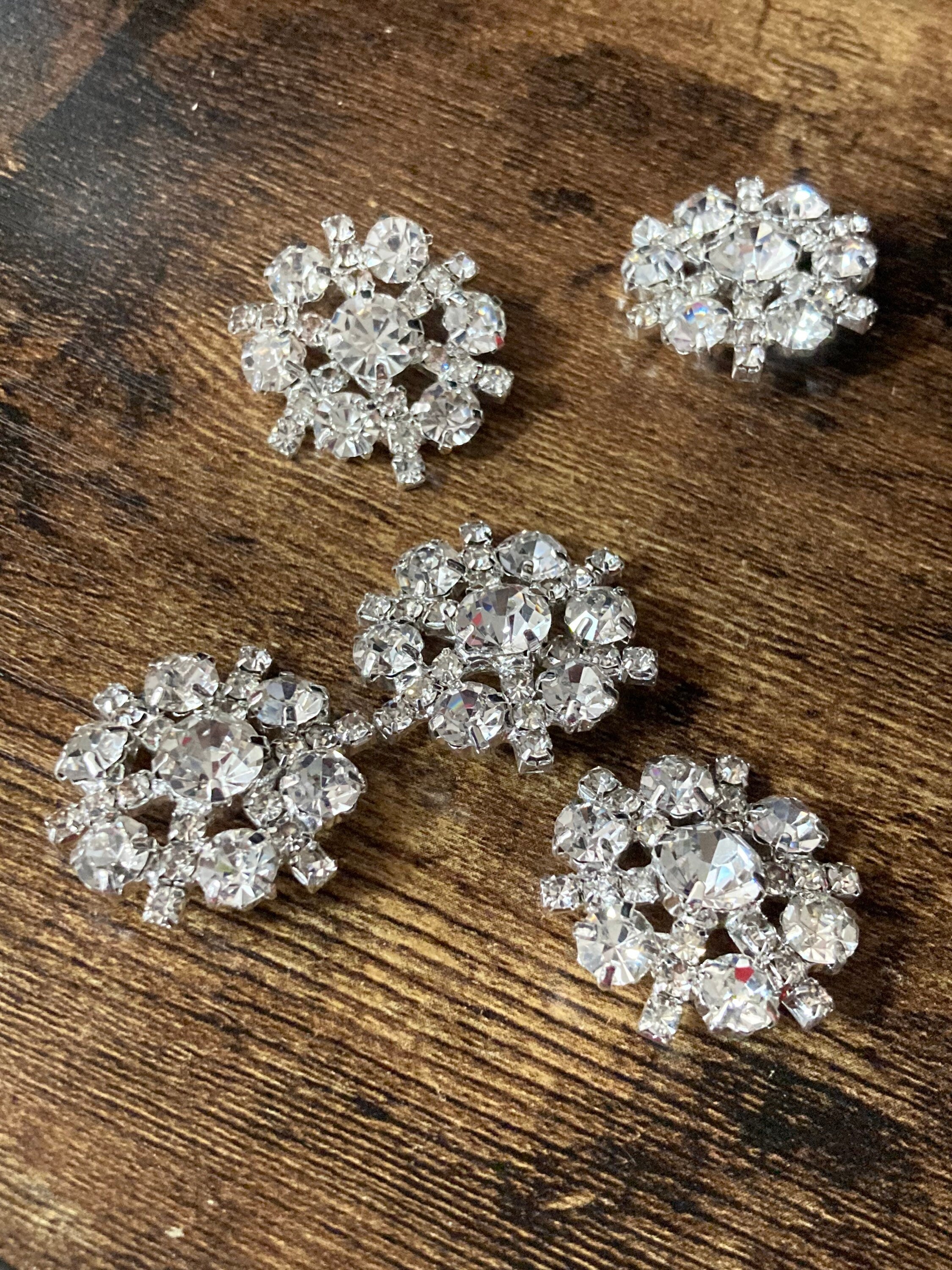 25mm Set of 5 round diamanté rhinestone buttons snowflake