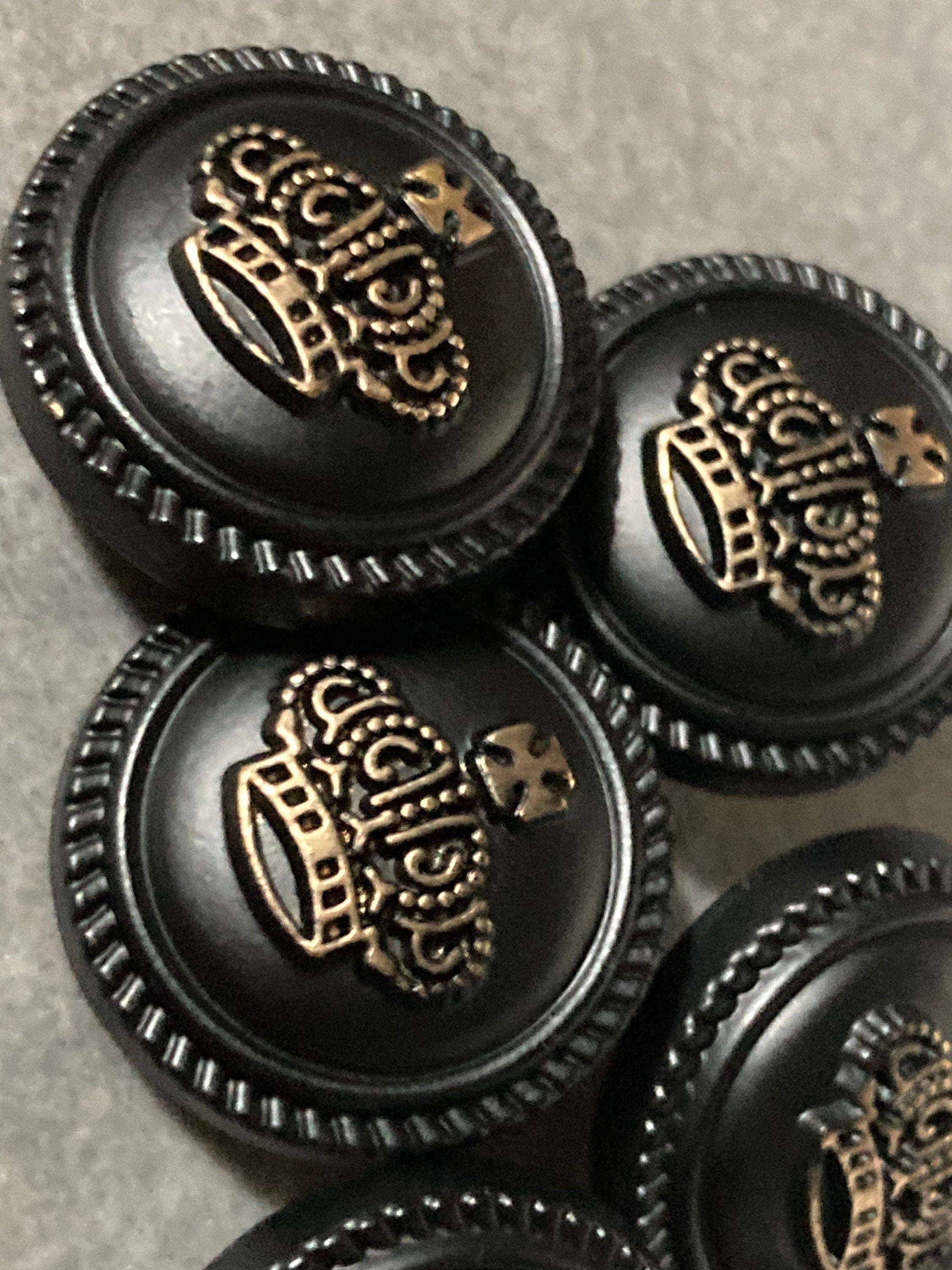 5 x 23mm metal royal crown buttons black and gold tone