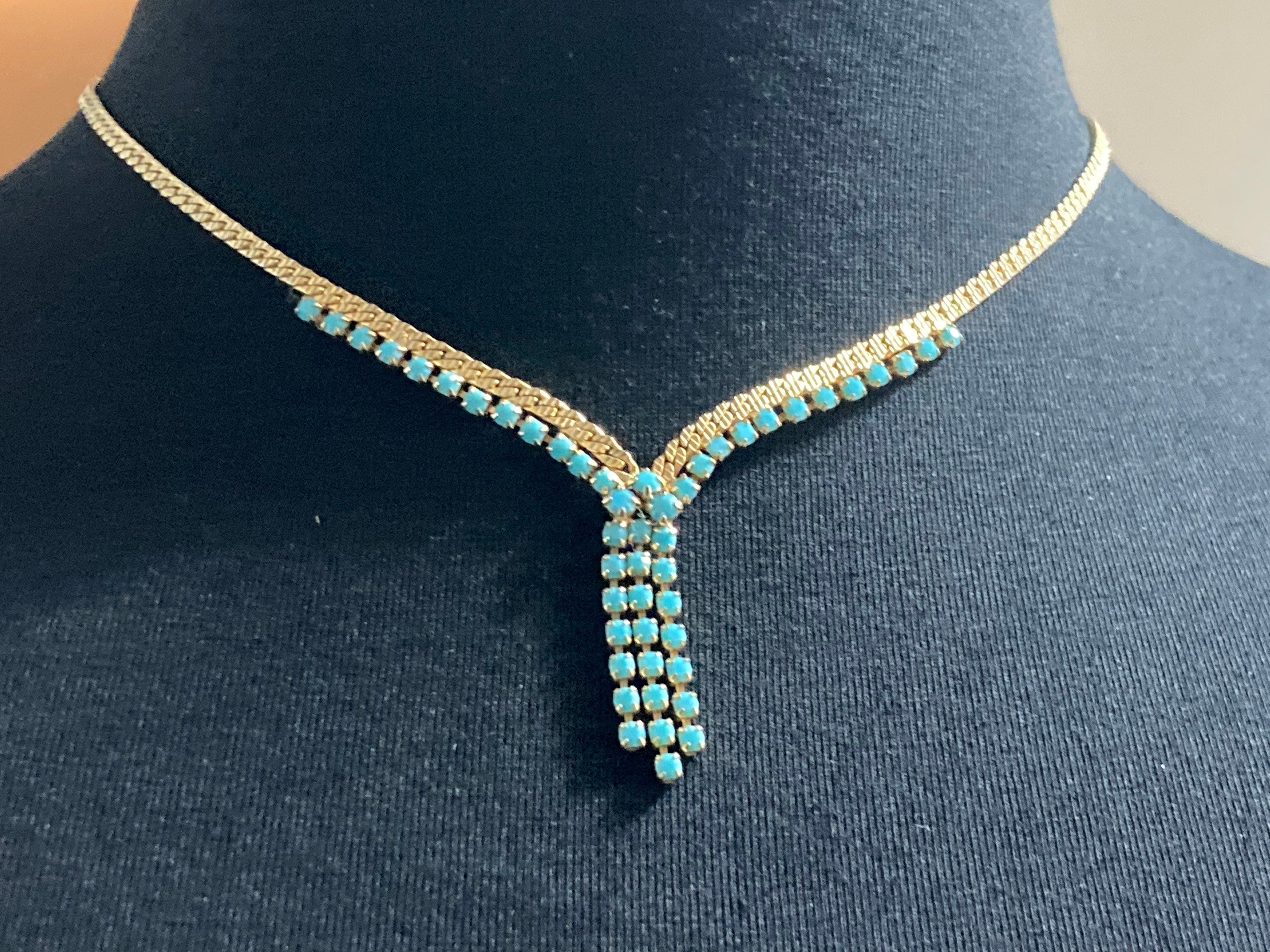 Vintage gold tone mesh lariat drop necklace with turquoise glass paste stones