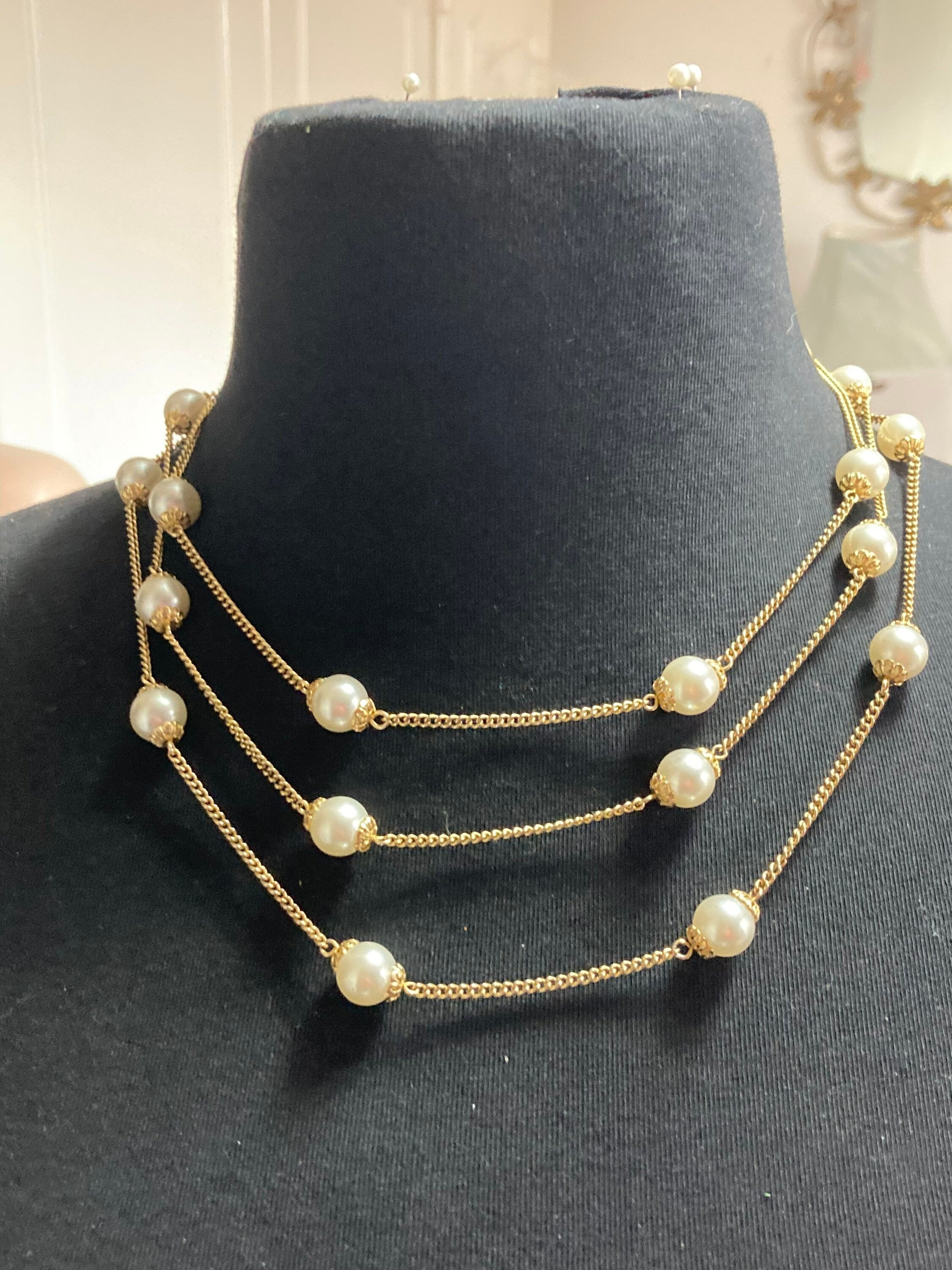 Vintage multi strand cream pearl choker necklace dainty